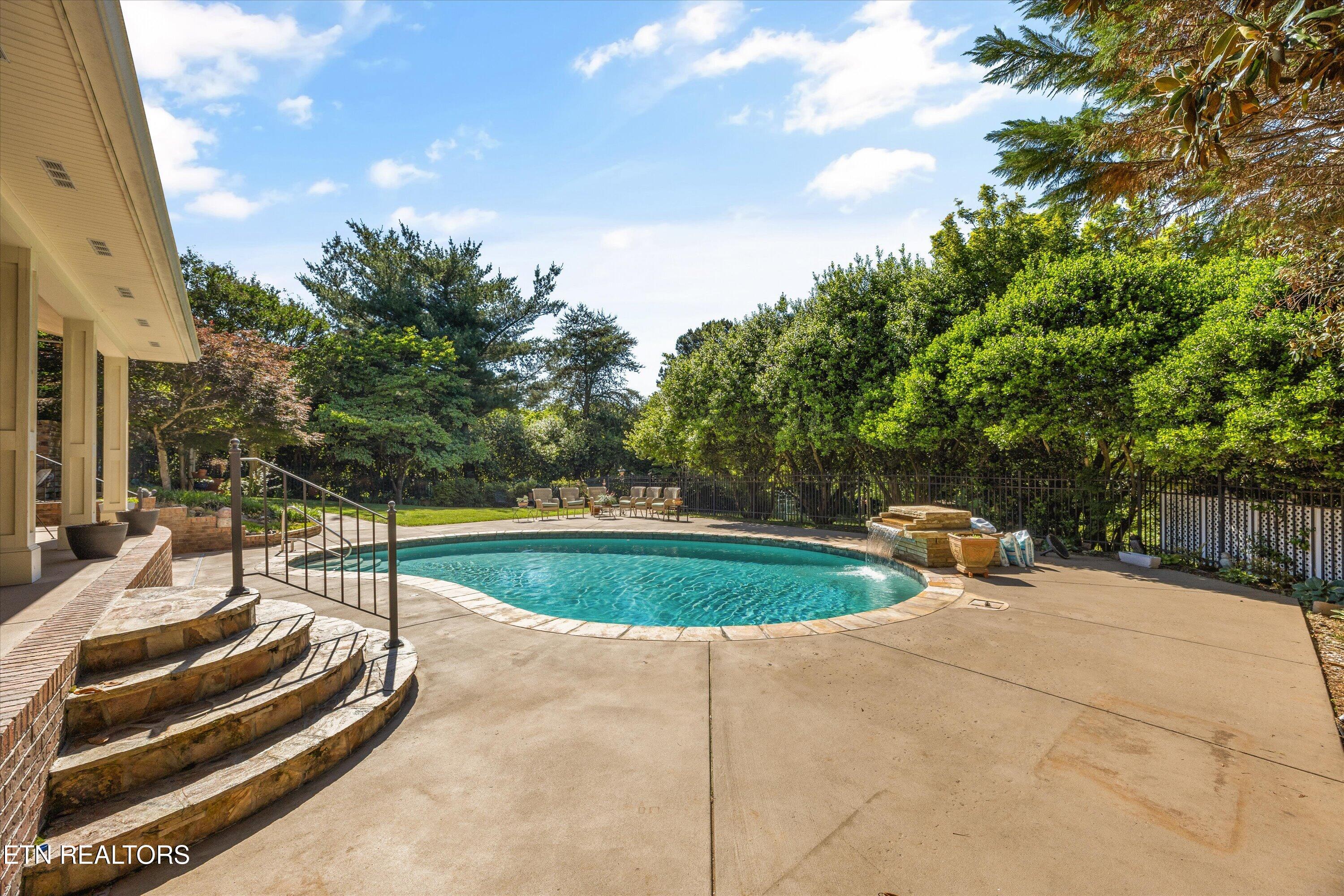 12805 Peach View Drive Knoxville TN 37922