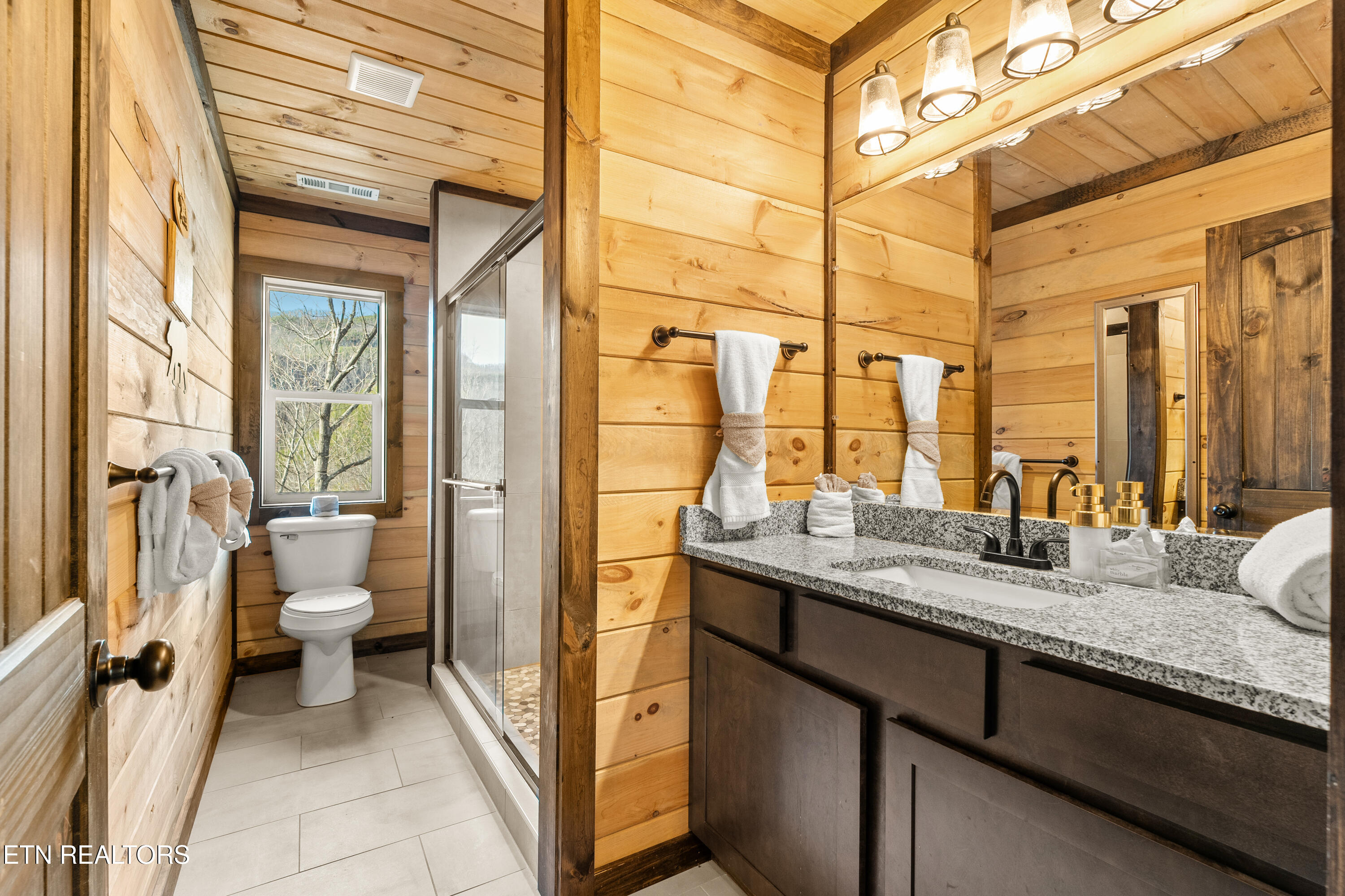 817 Pine Top Lane Gatlinburg TN 37738