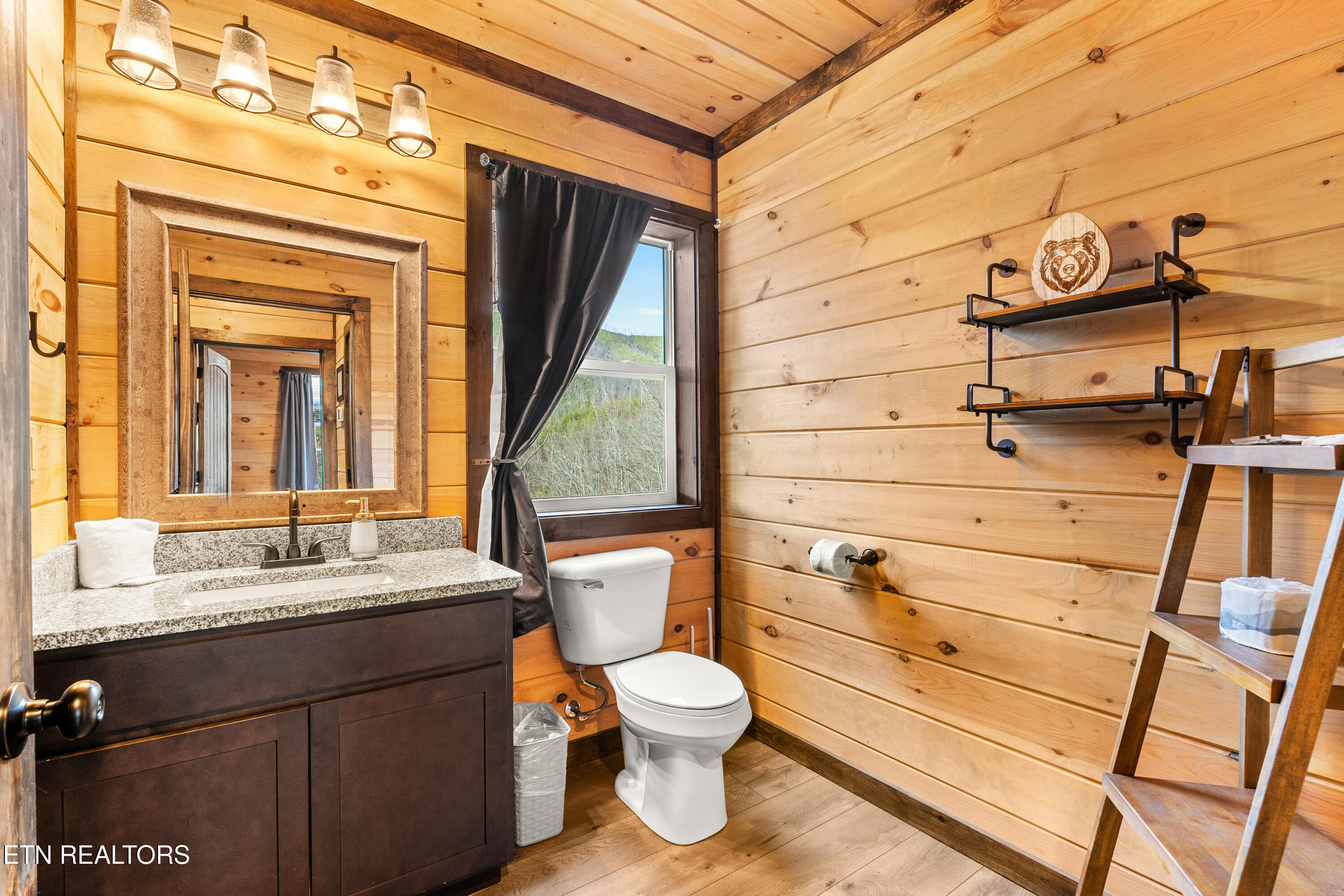 817 Pine Top Lane Gatlinburg TN 37738