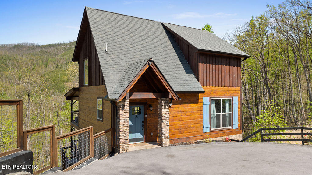 817 Pine Top Lane Gatlinburg TN 37738