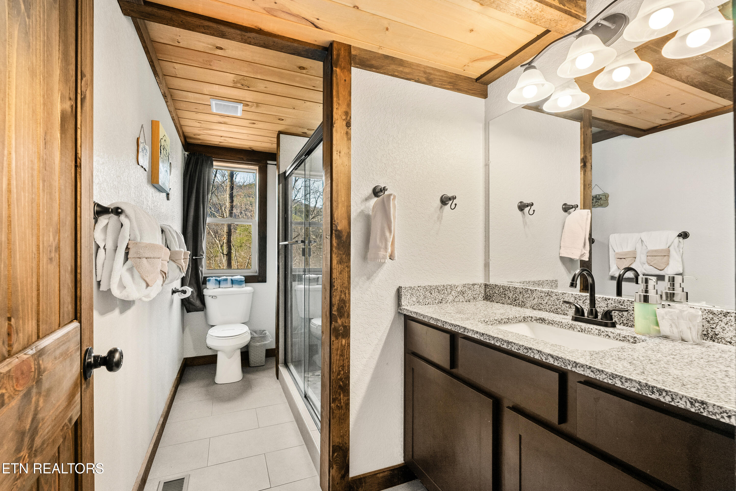 817 Pine Top Lane Gatlinburg TN 37738