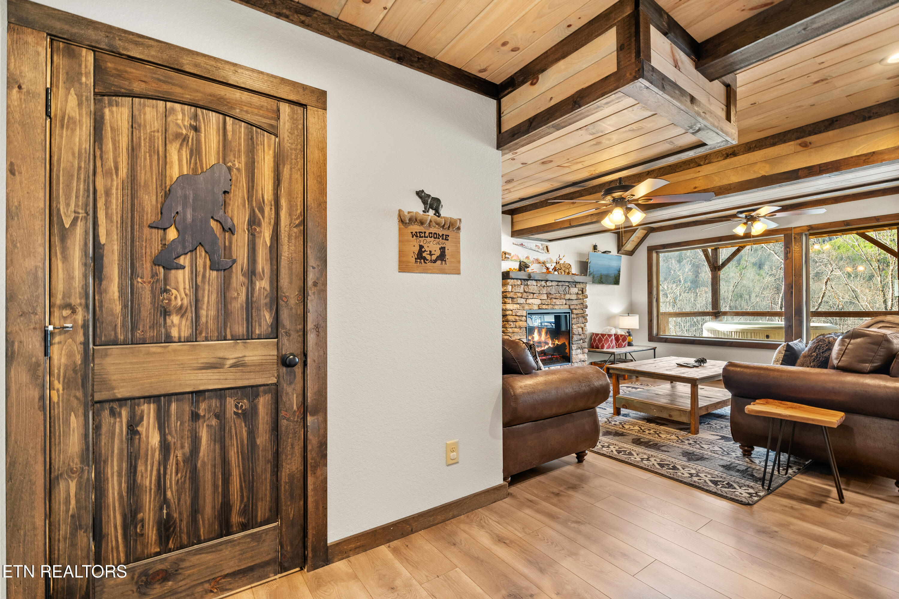 817 Pine Top Lane Gatlinburg TN 37738