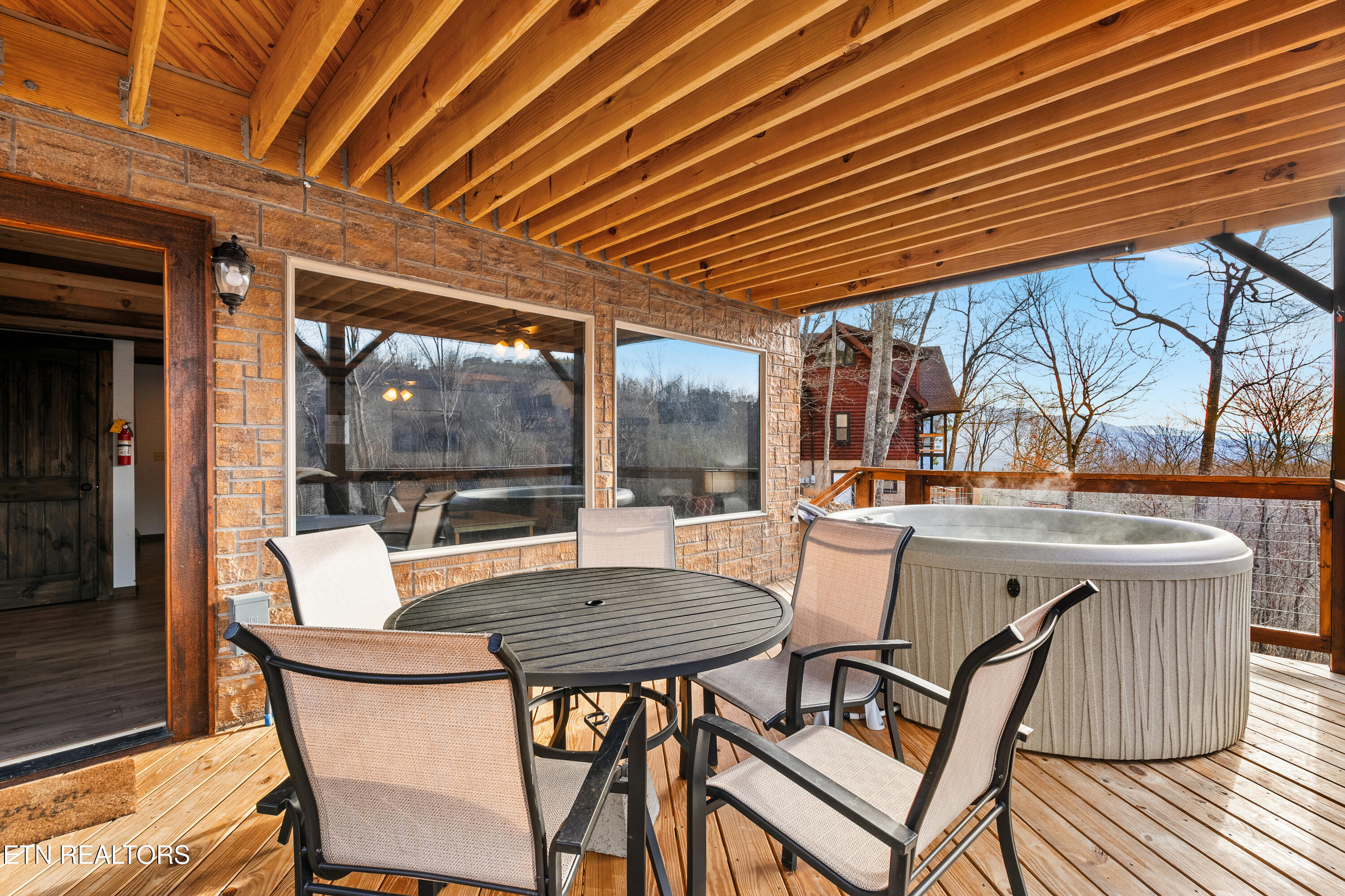 817 Pine Top Lane Gatlinburg TN 37738