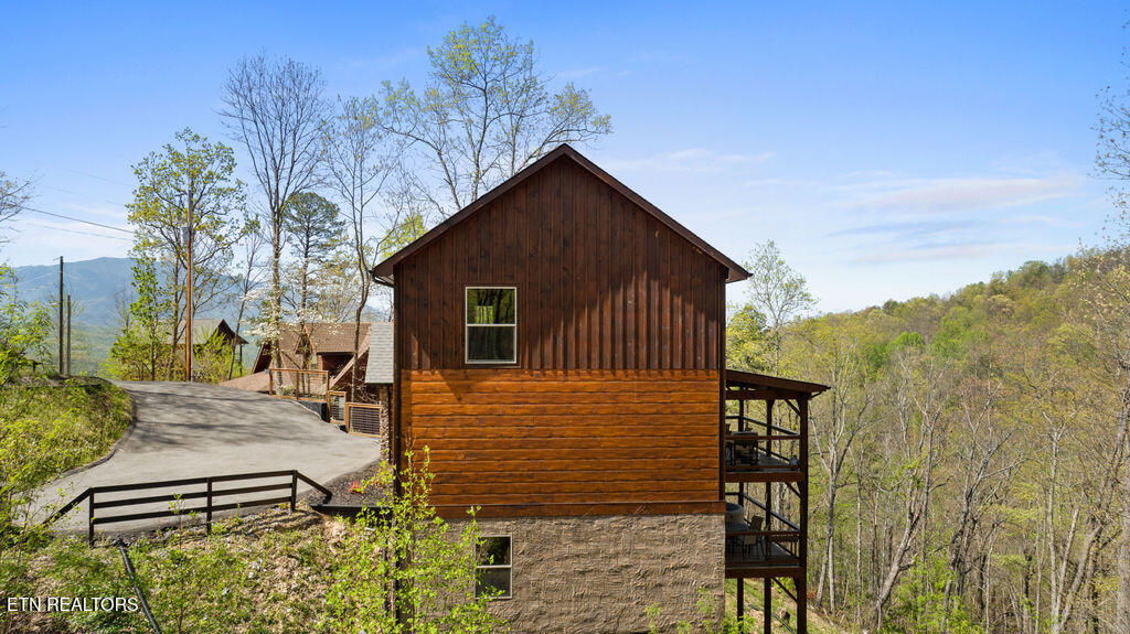 817 Pine Top Lane Gatlinburg TN 37738