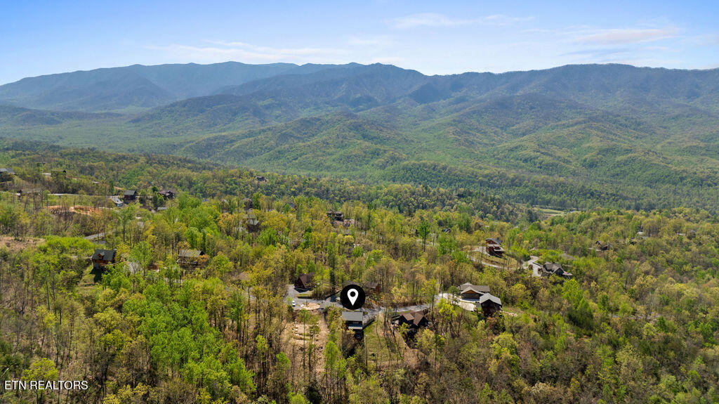 817 Pine Top Lane Gatlinburg TN 37738