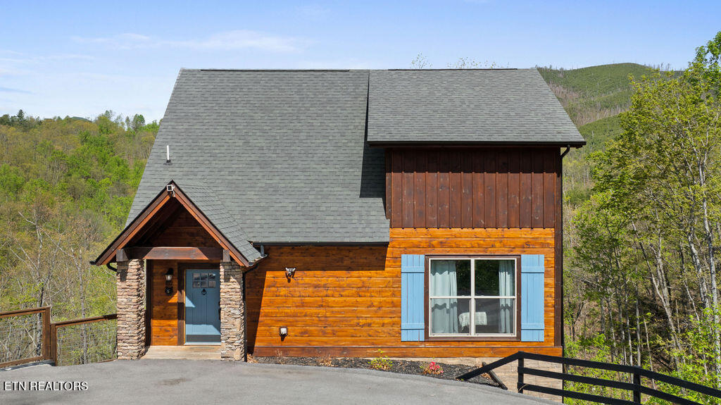 817 Pine Top Lane Gatlinburg TN 37738