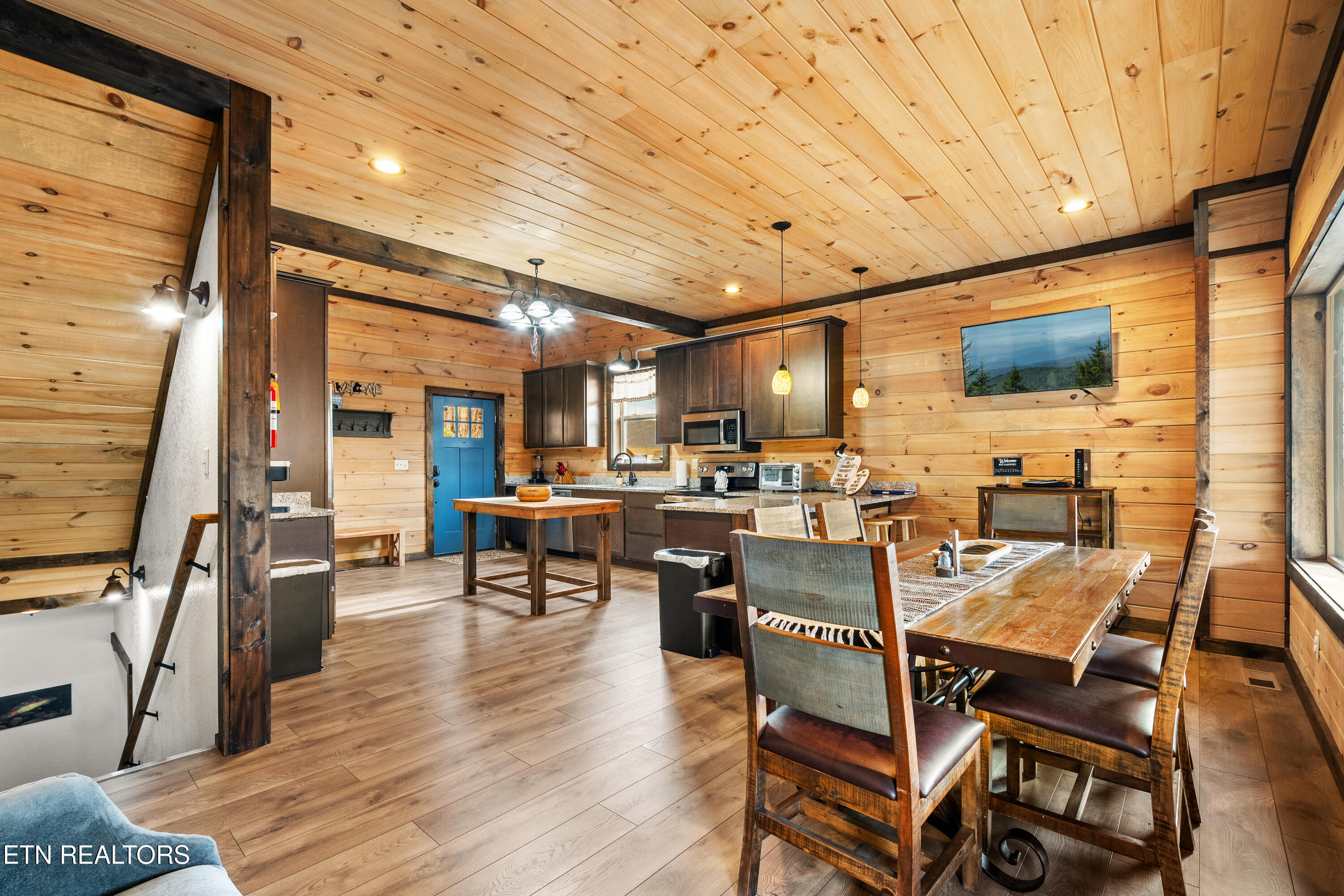 817 Pine Top Lane Gatlinburg TN 37738