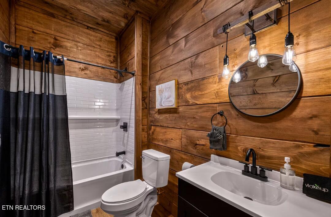 615 Country Oaks Drive Pigeon Forge TN 37863