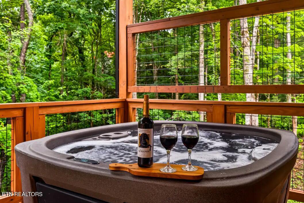 615 Country Oaks Drive Pigeon Forge TN 37863