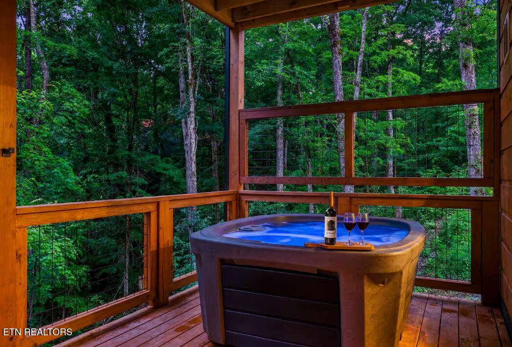 615 Country Oaks Drive Pigeon Forge TN 37863