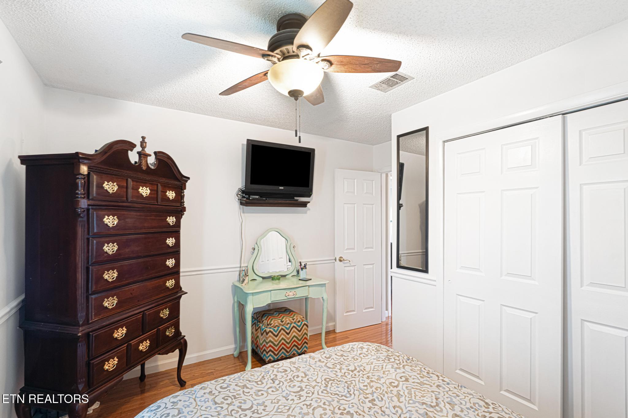 700 Crestwood Drive Clinton TN 37716