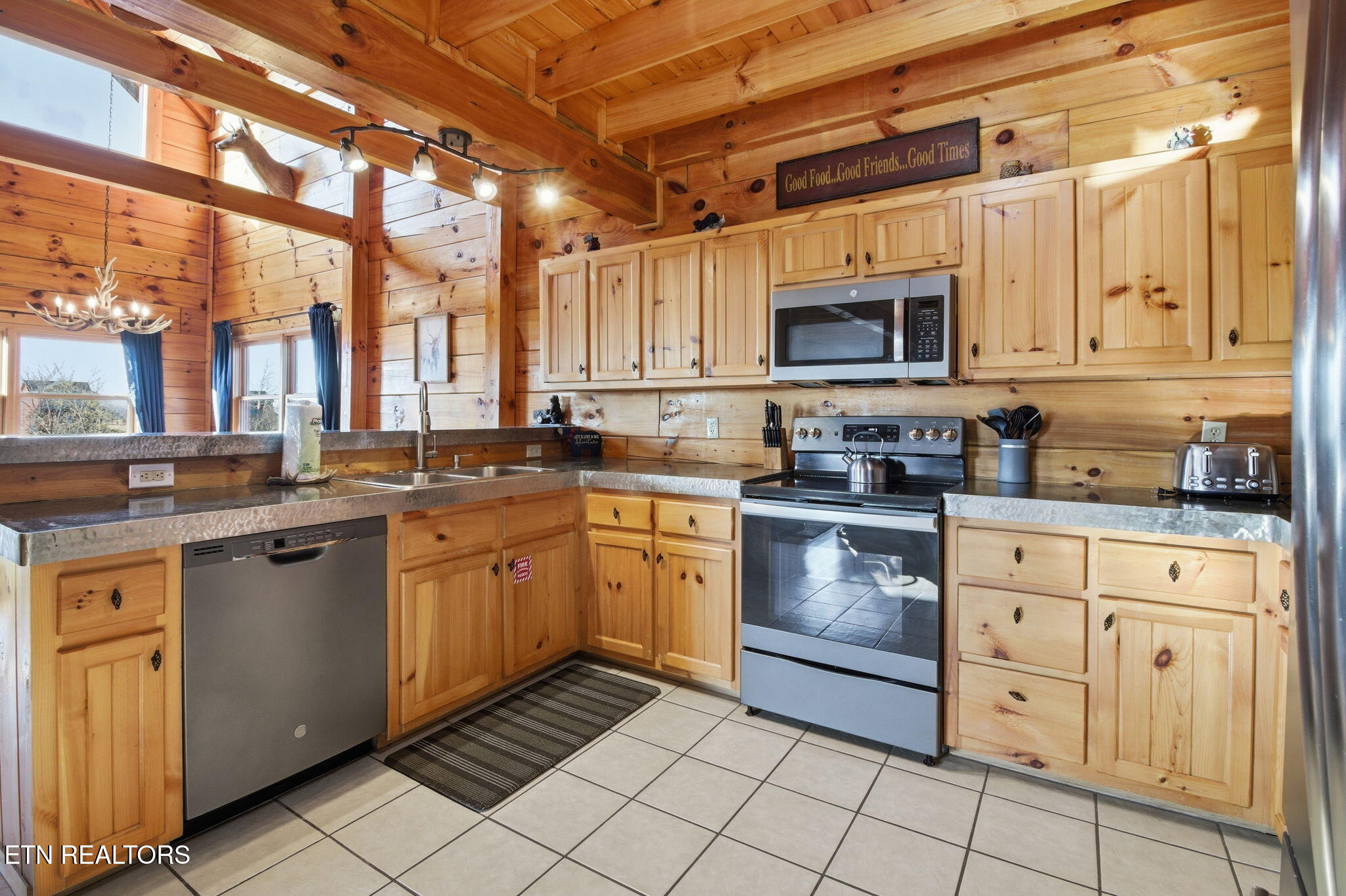 1091 Towering Oaks Drive Sevierville TN 37876