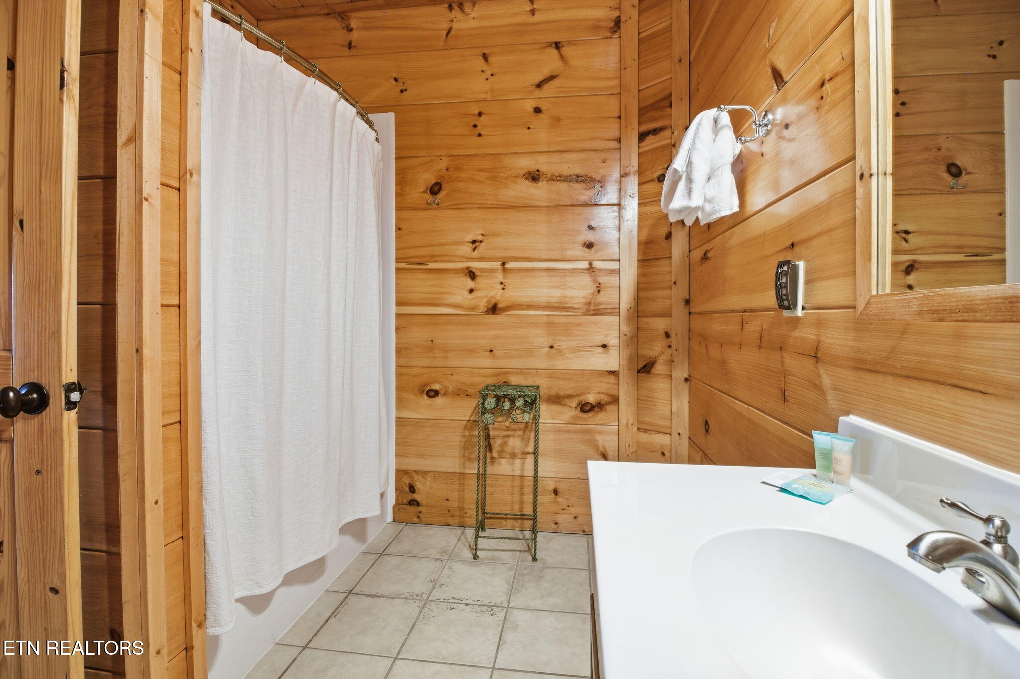 1091 Towering Oaks Drive Sevierville TN 37876