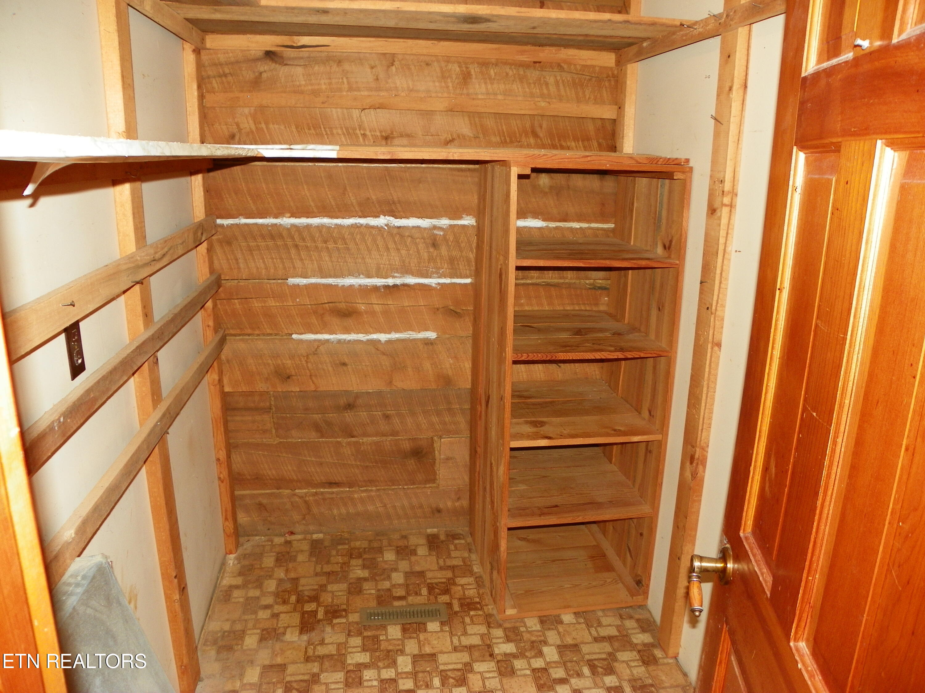 1555 Brown Creek Drive Crossville TN 38571