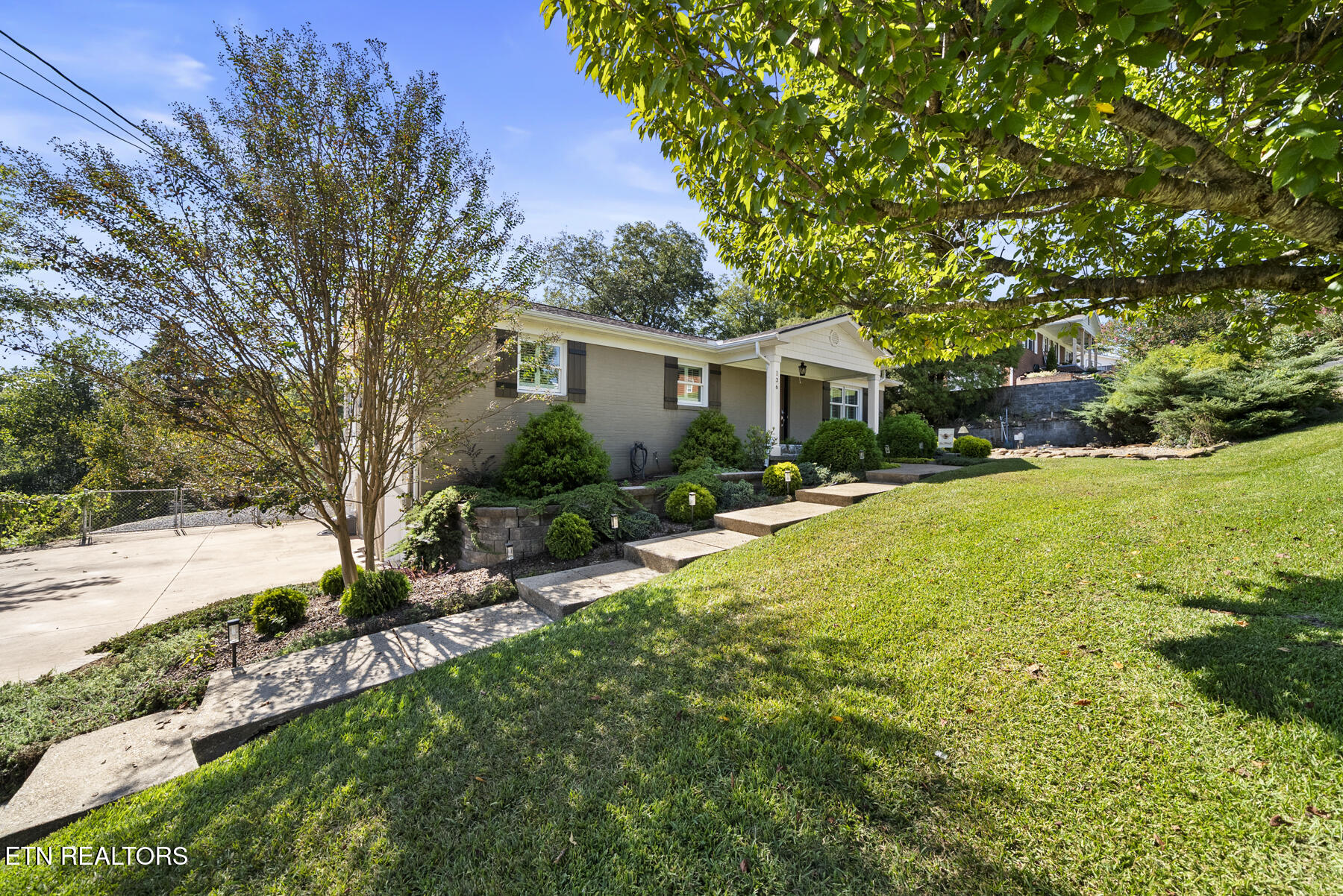 136 Westwood Drive Clinton TN 37716