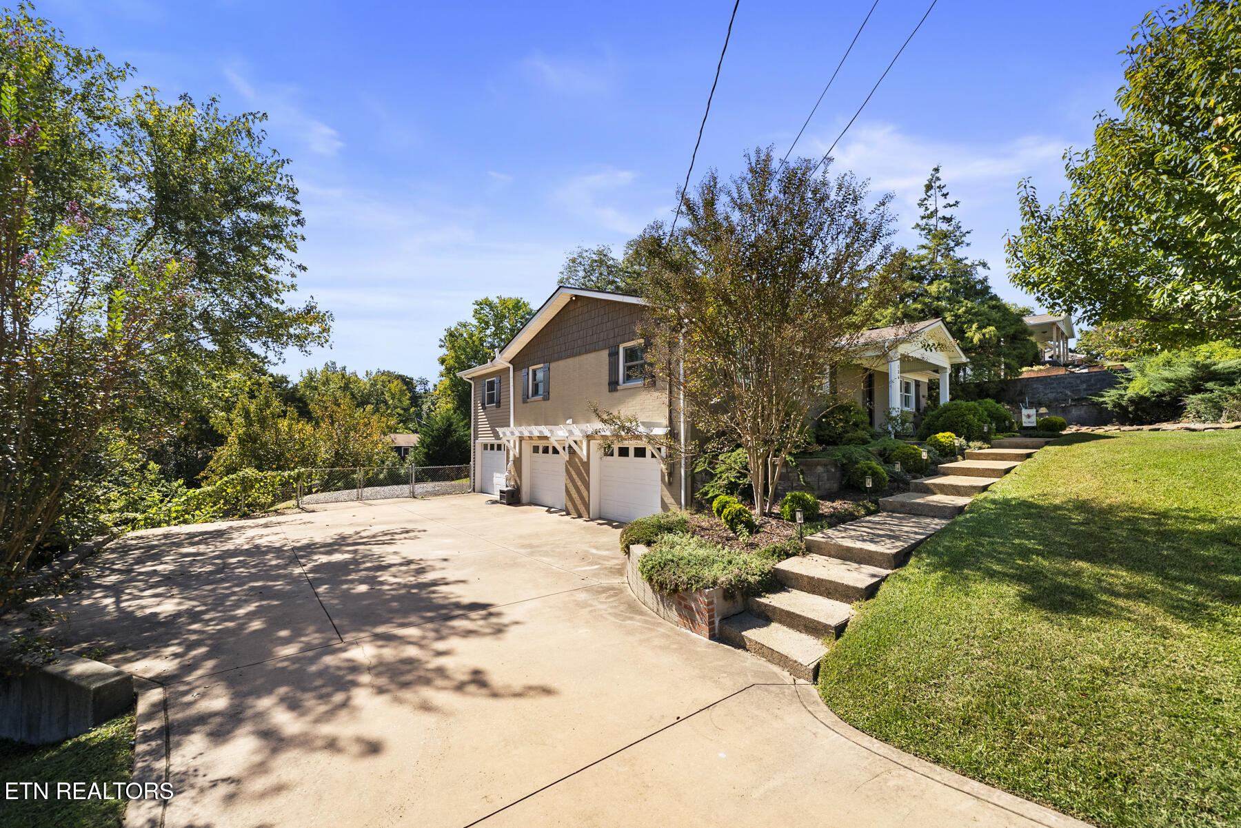 136 Westwood Drive Clinton TN 37716
