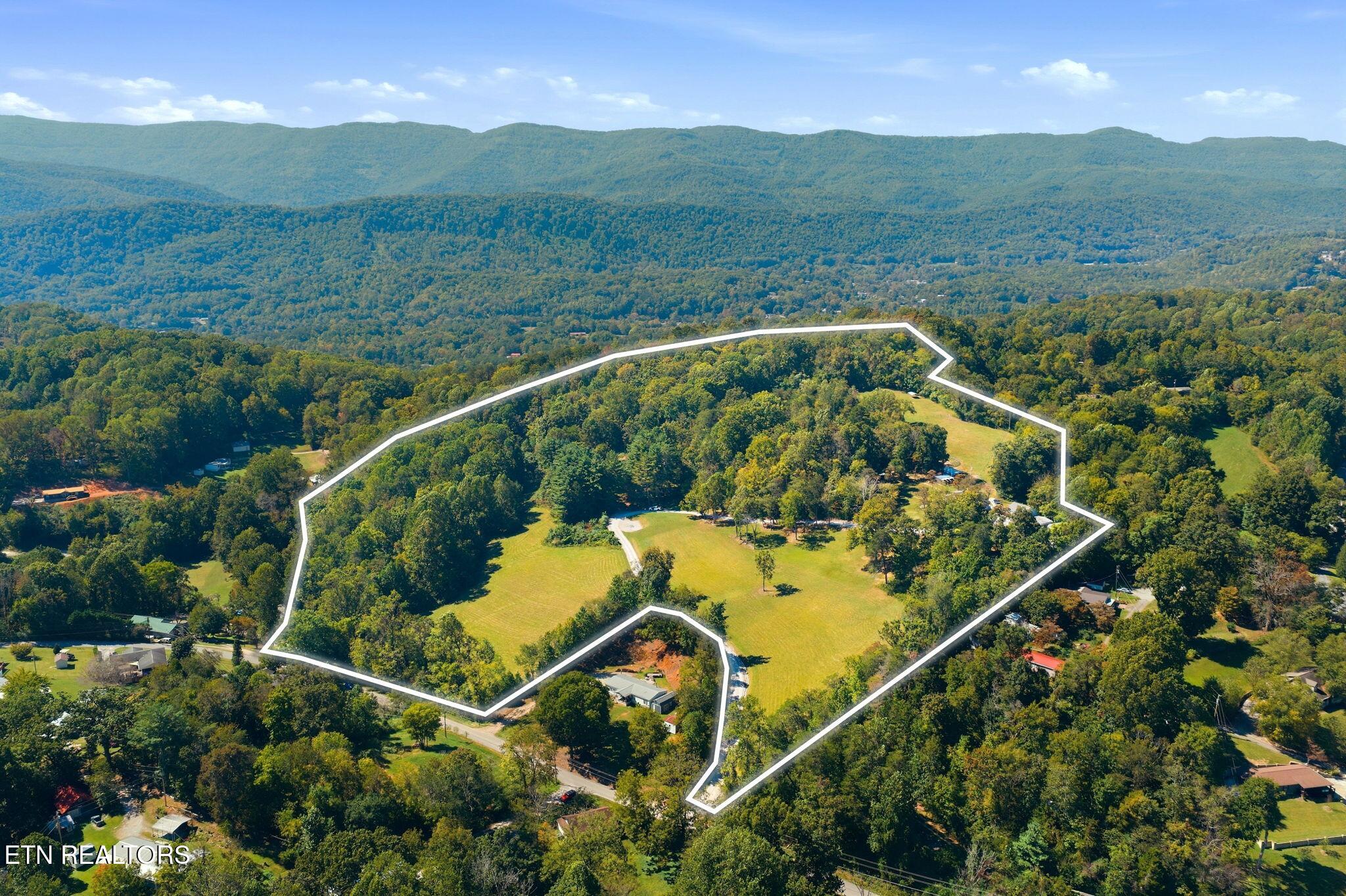 175 & 230 Johnson Lane Rocky Top TN 37769