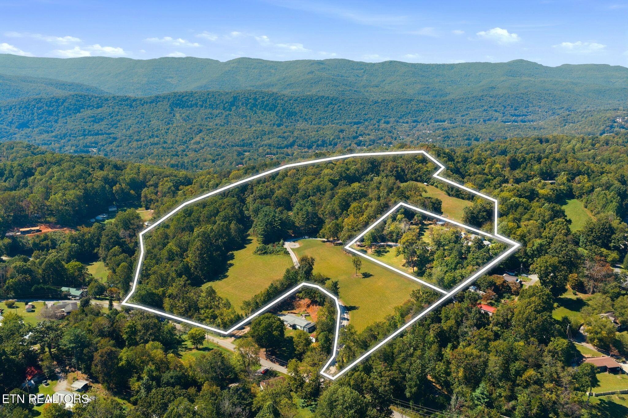 175 & 230 Johnson Lane Rocky Top TN 37769