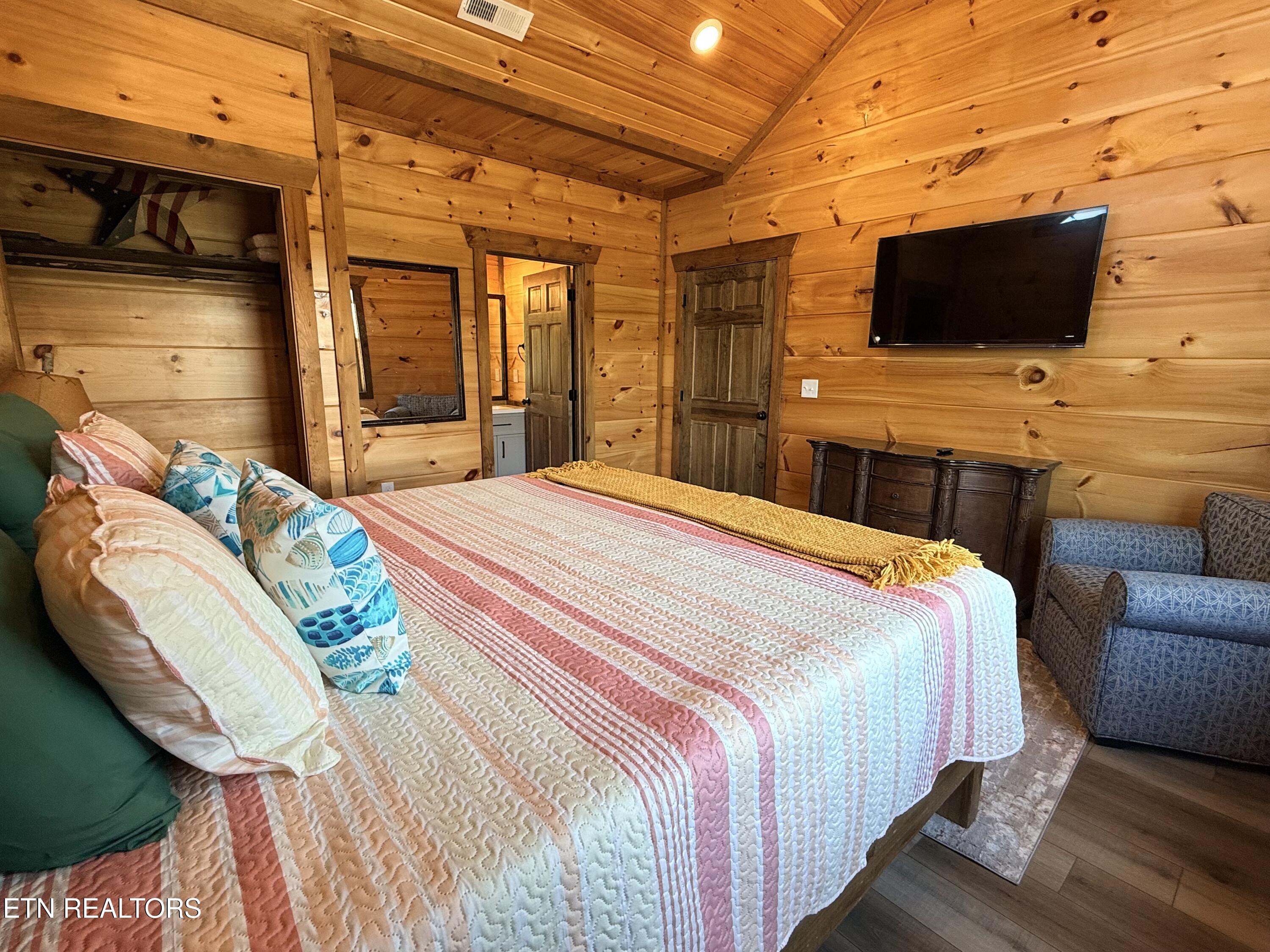 1124 Sanctuary Shores Way Sevierville TN 37876