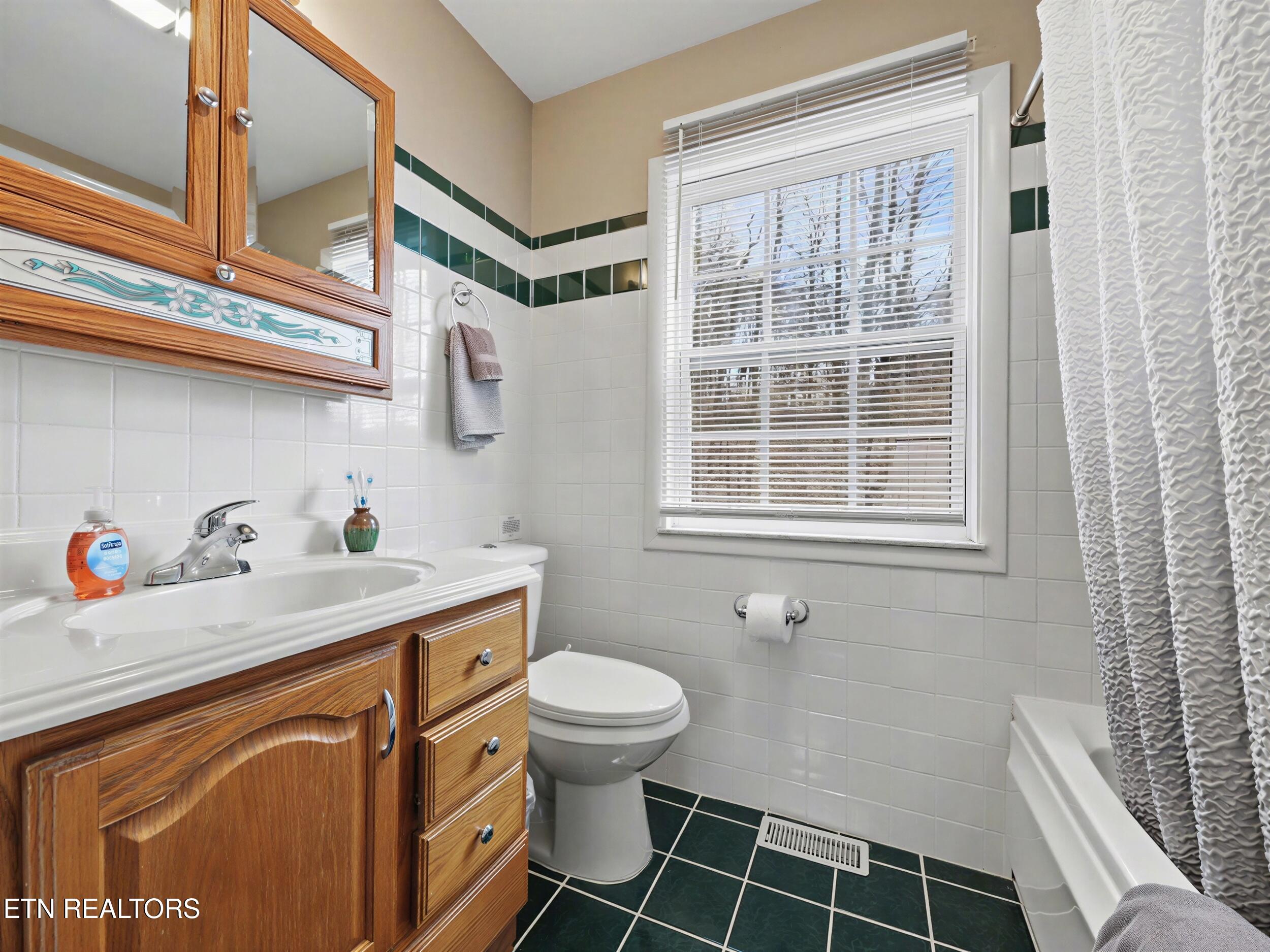 1447 Cove Pointe Road Lafollette TN 37766