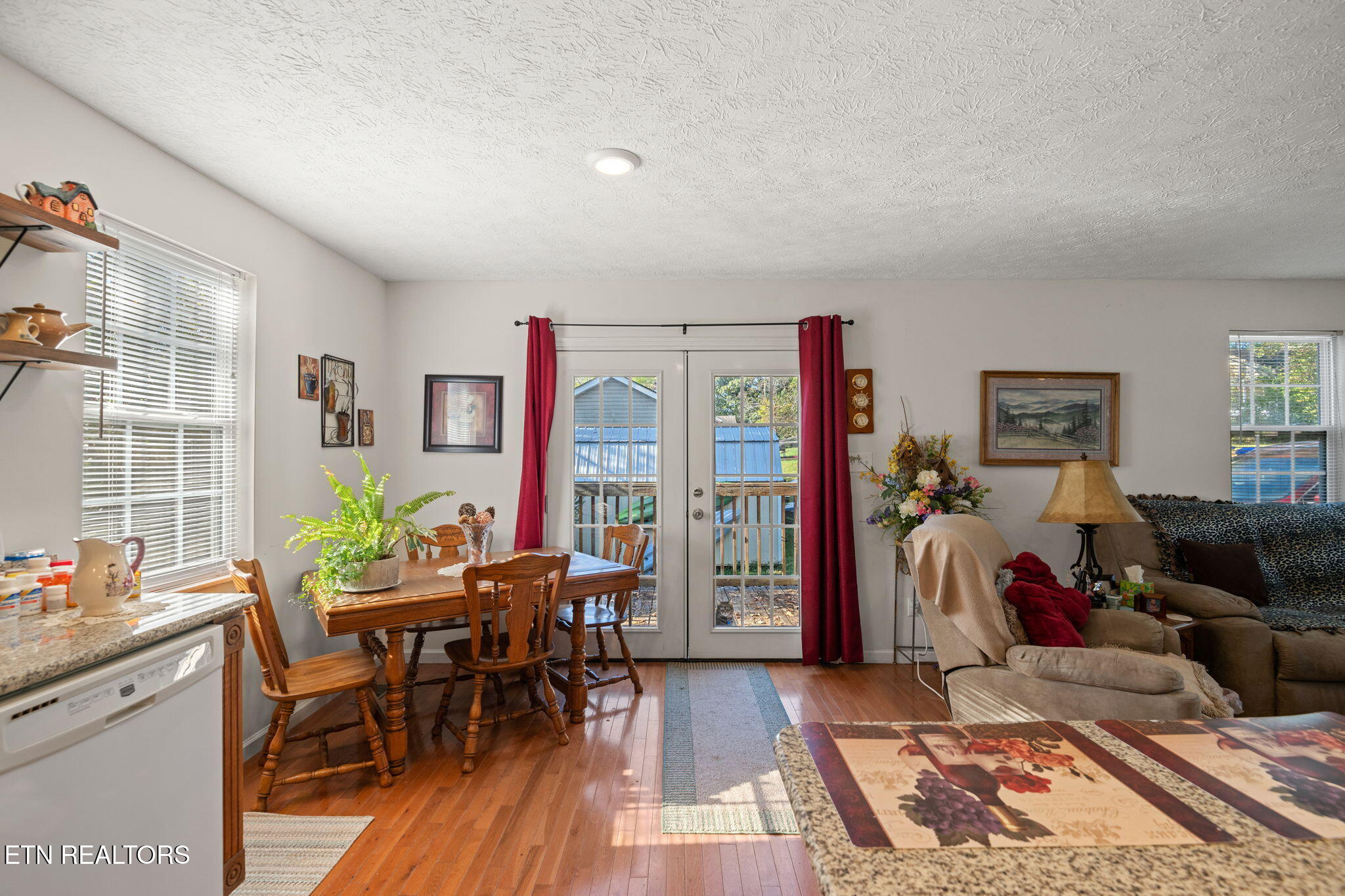 717 Shaw Street Clinton TN 37716