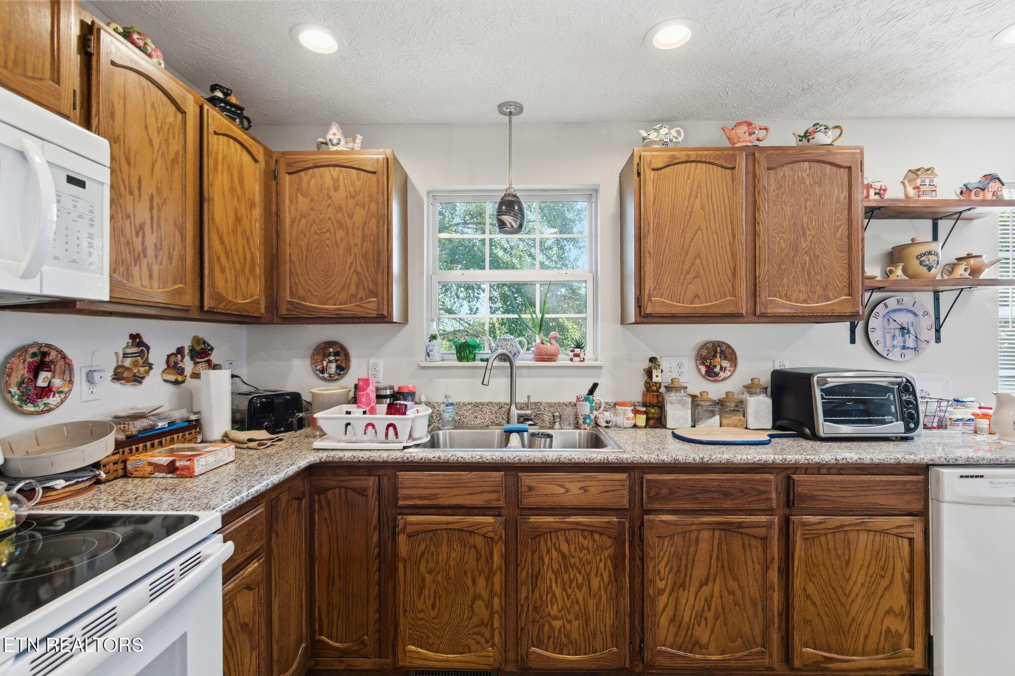 717 Shaw Street Clinton TN 37716