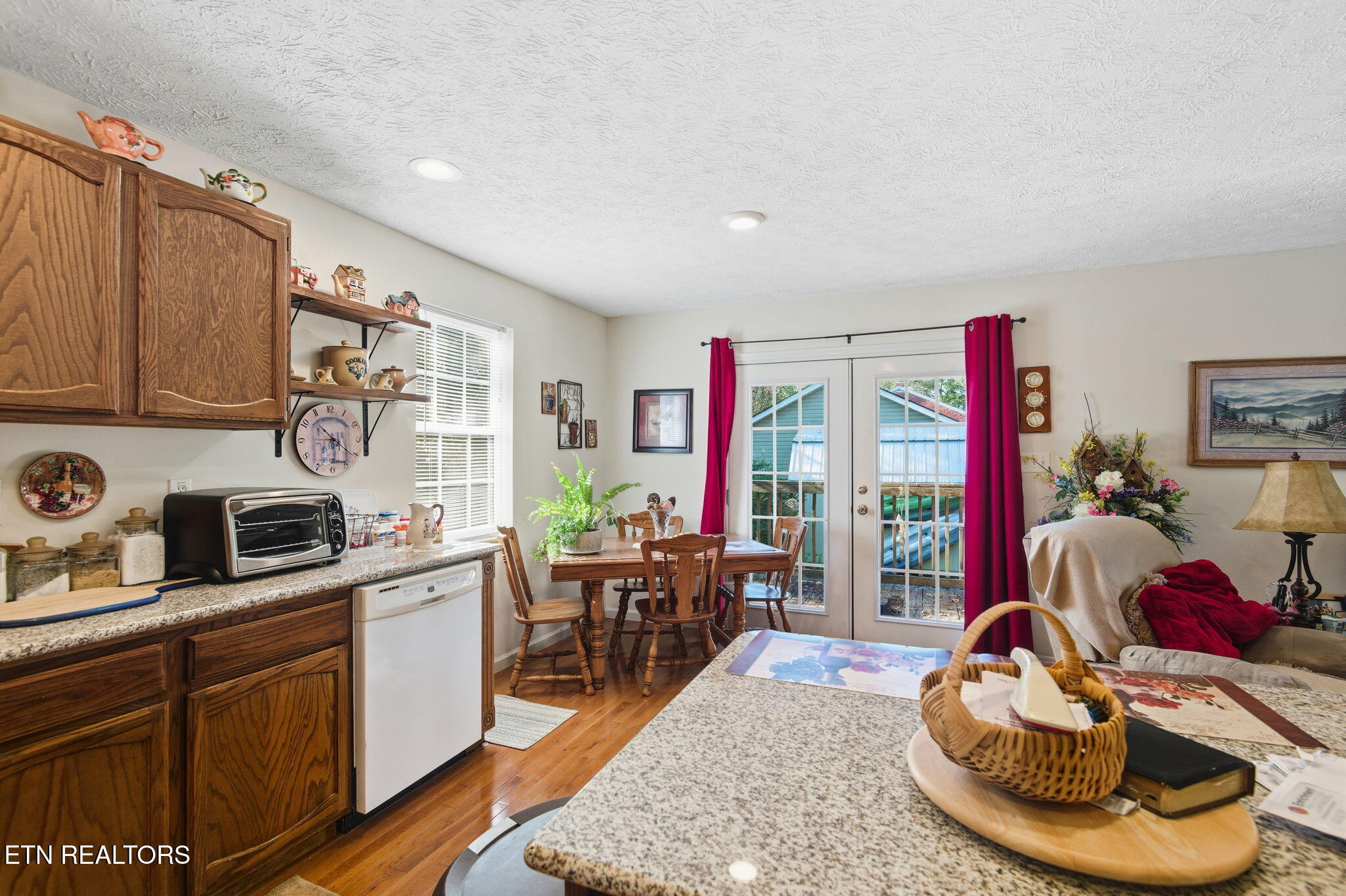 717 Shaw Street Clinton TN 37716