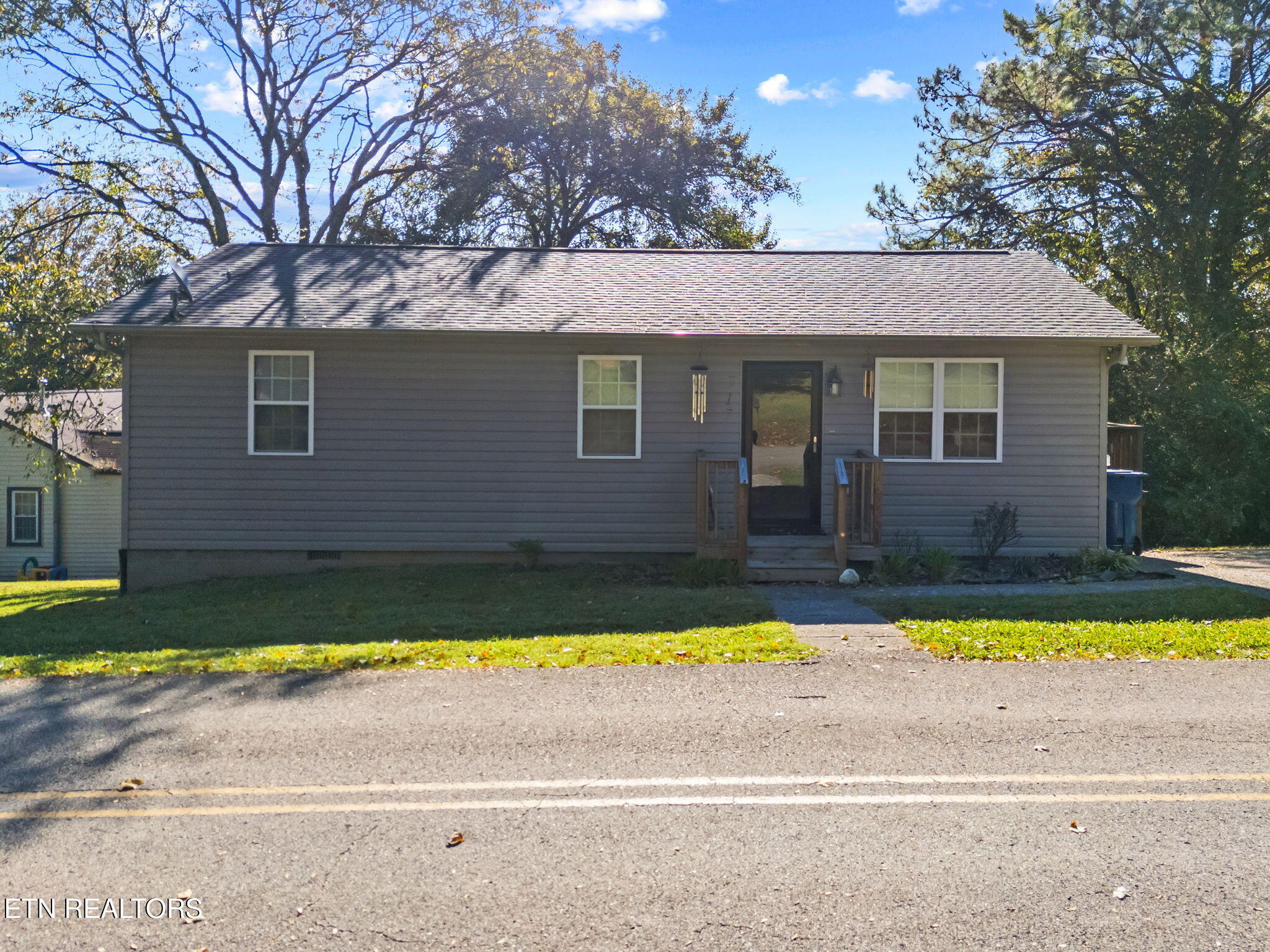 717 Shaw Street Clinton TN 37716