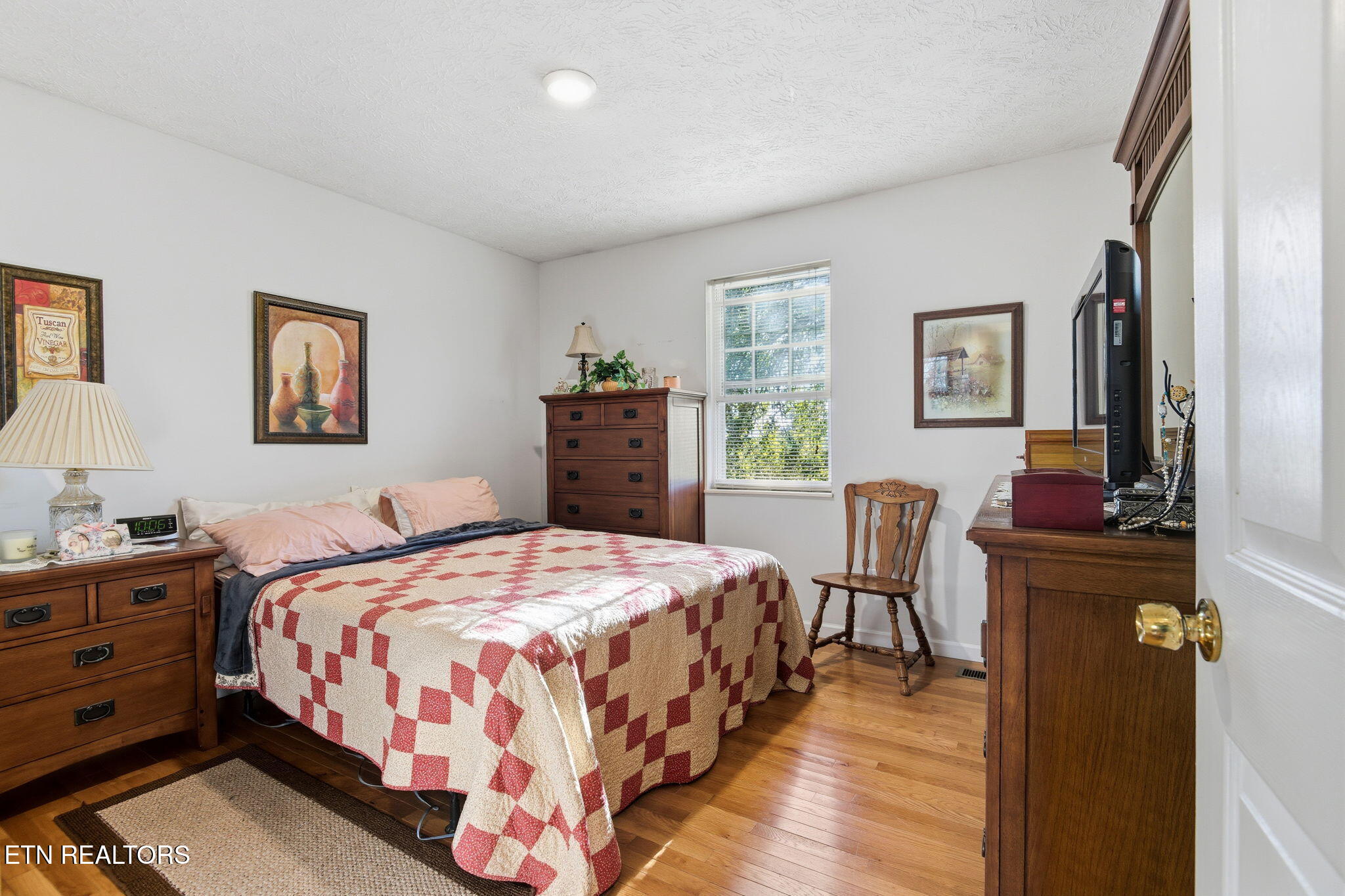 717 Shaw Street Clinton TN 37716