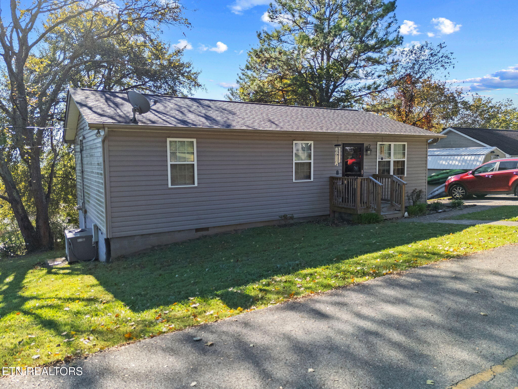 717 Shaw Street Clinton TN 37716