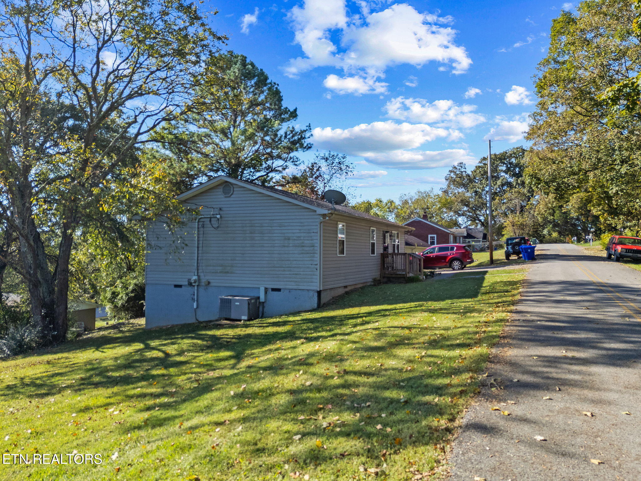 717 Shaw Street Clinton TN 37716