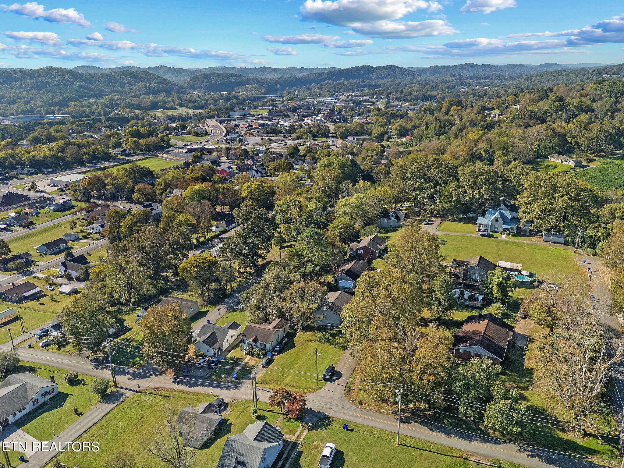 717 Shaw Street Clinton TN 37716