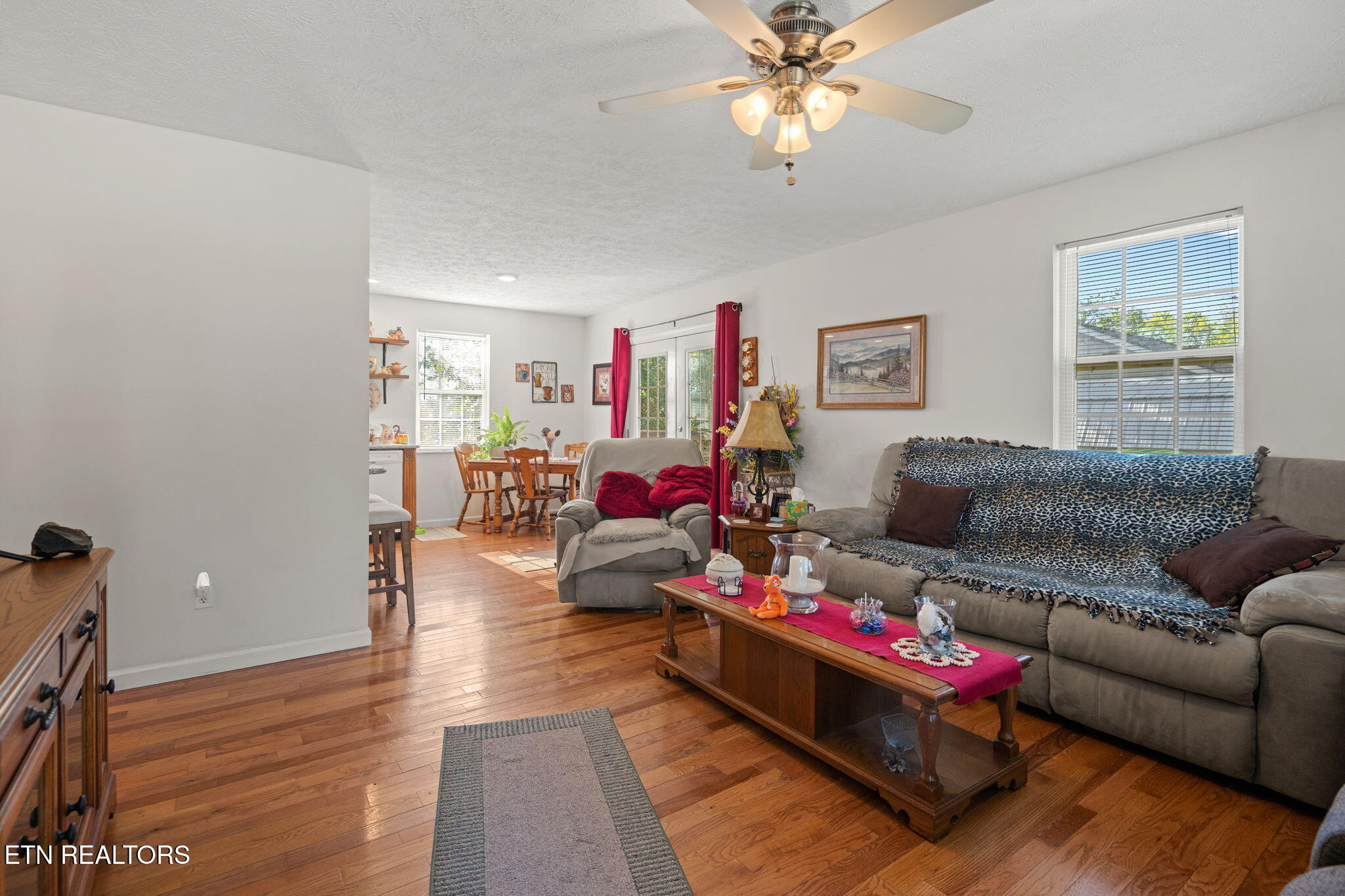 717 Shaw Street Clinton TN 37716