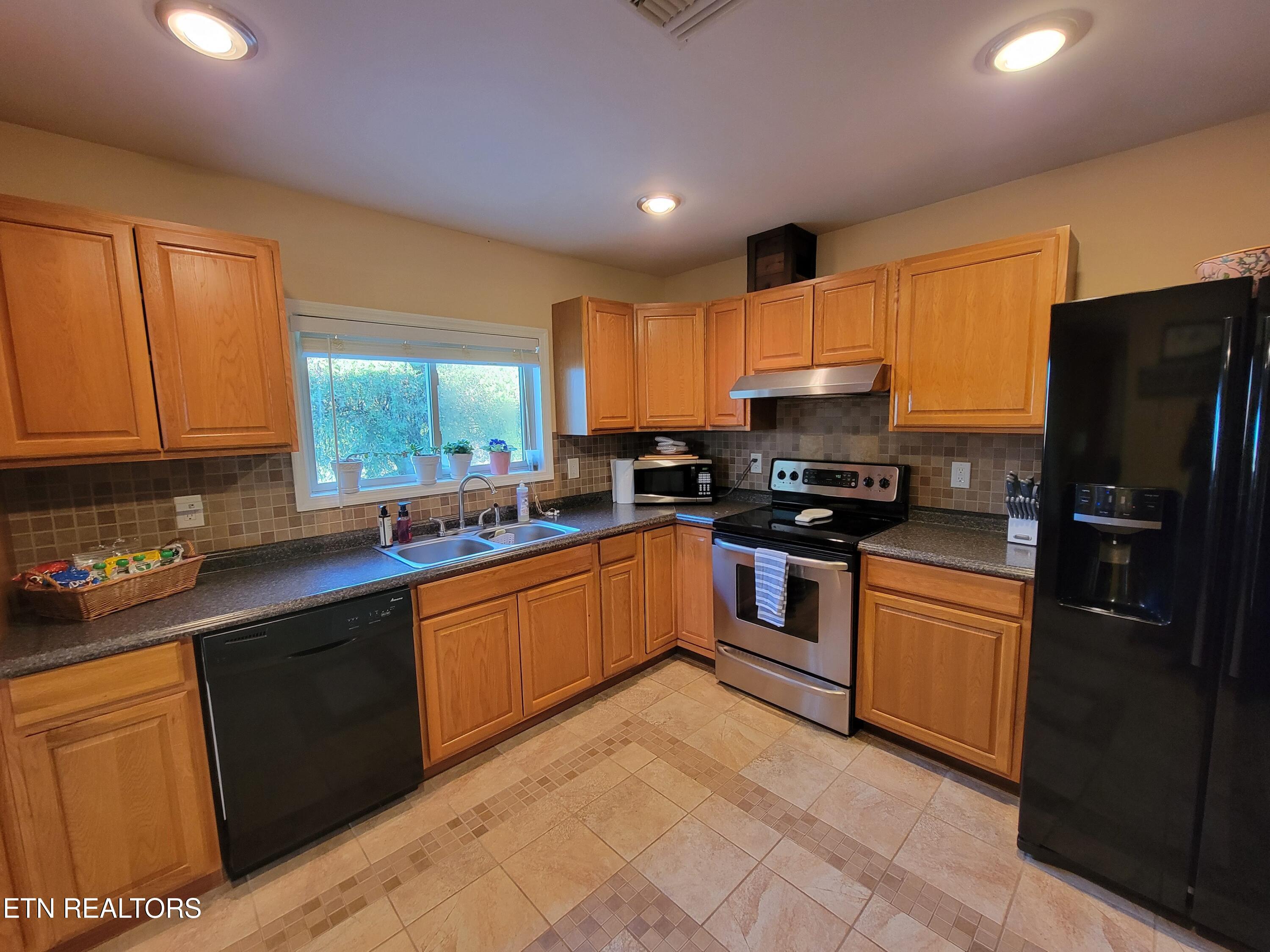 1192 Lakeview Road Lenoir City TN 37772