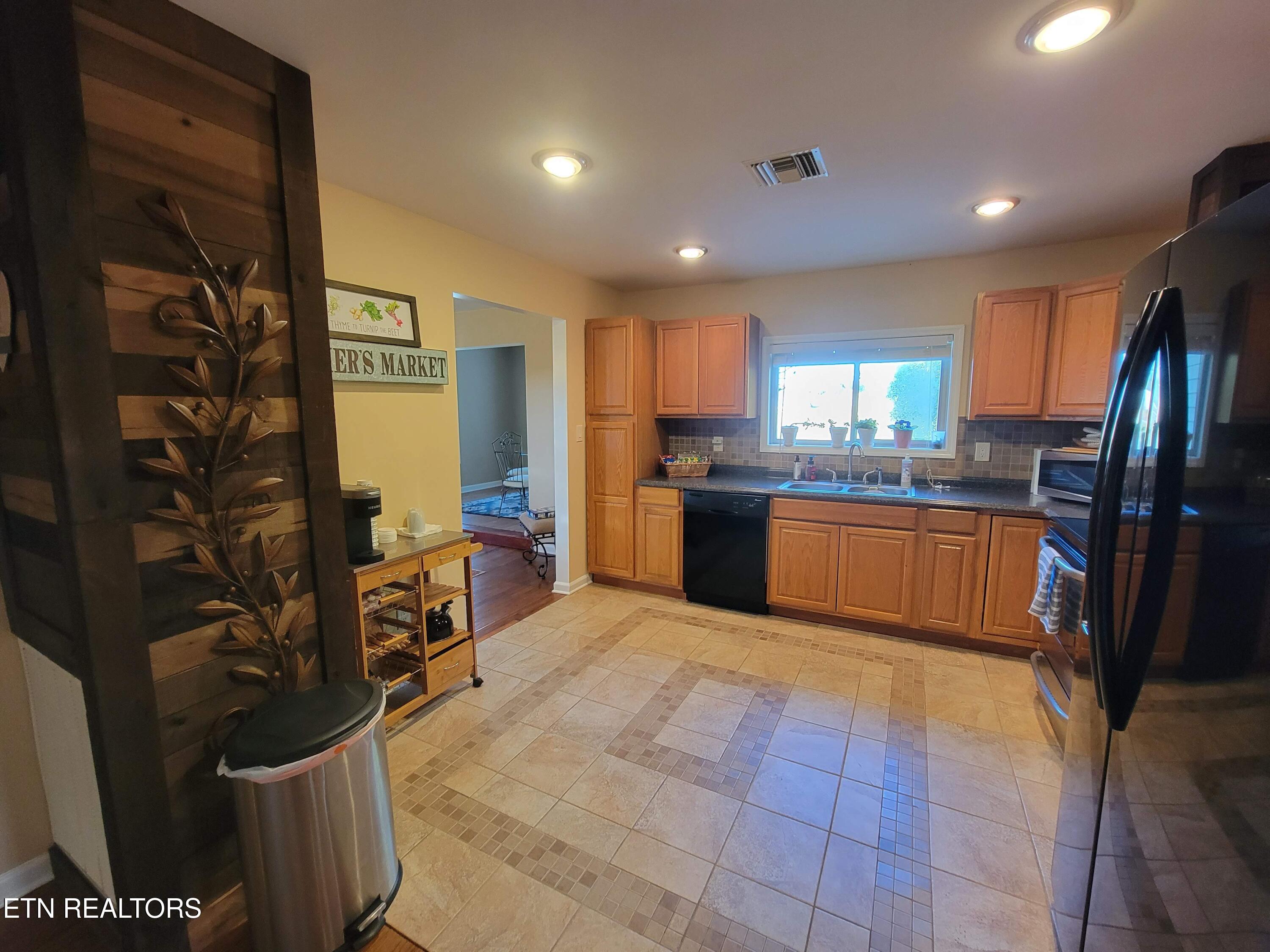 1192 Lakeview Road Lenoir City TN 37772