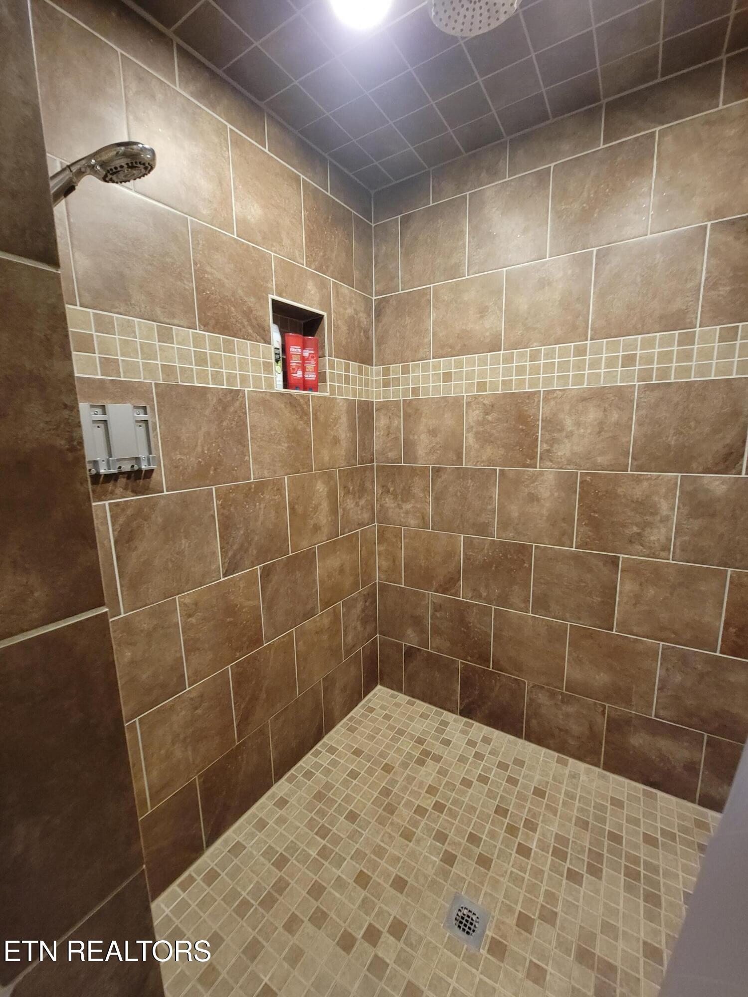 1192 Lakeview Road Lenoir City TN 37772