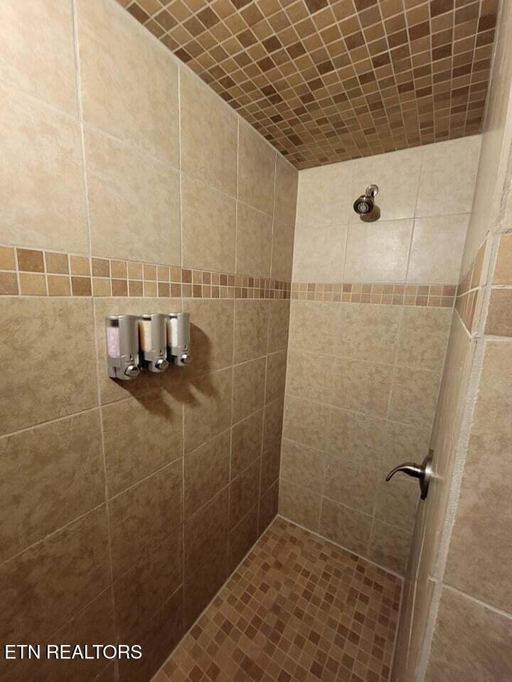 1192 Lakeview Road Lenoir City TN 37772