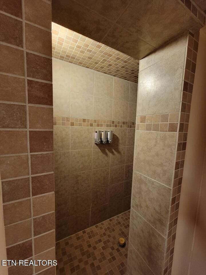 1192 Lakeview Road Lenoir City TN 37772