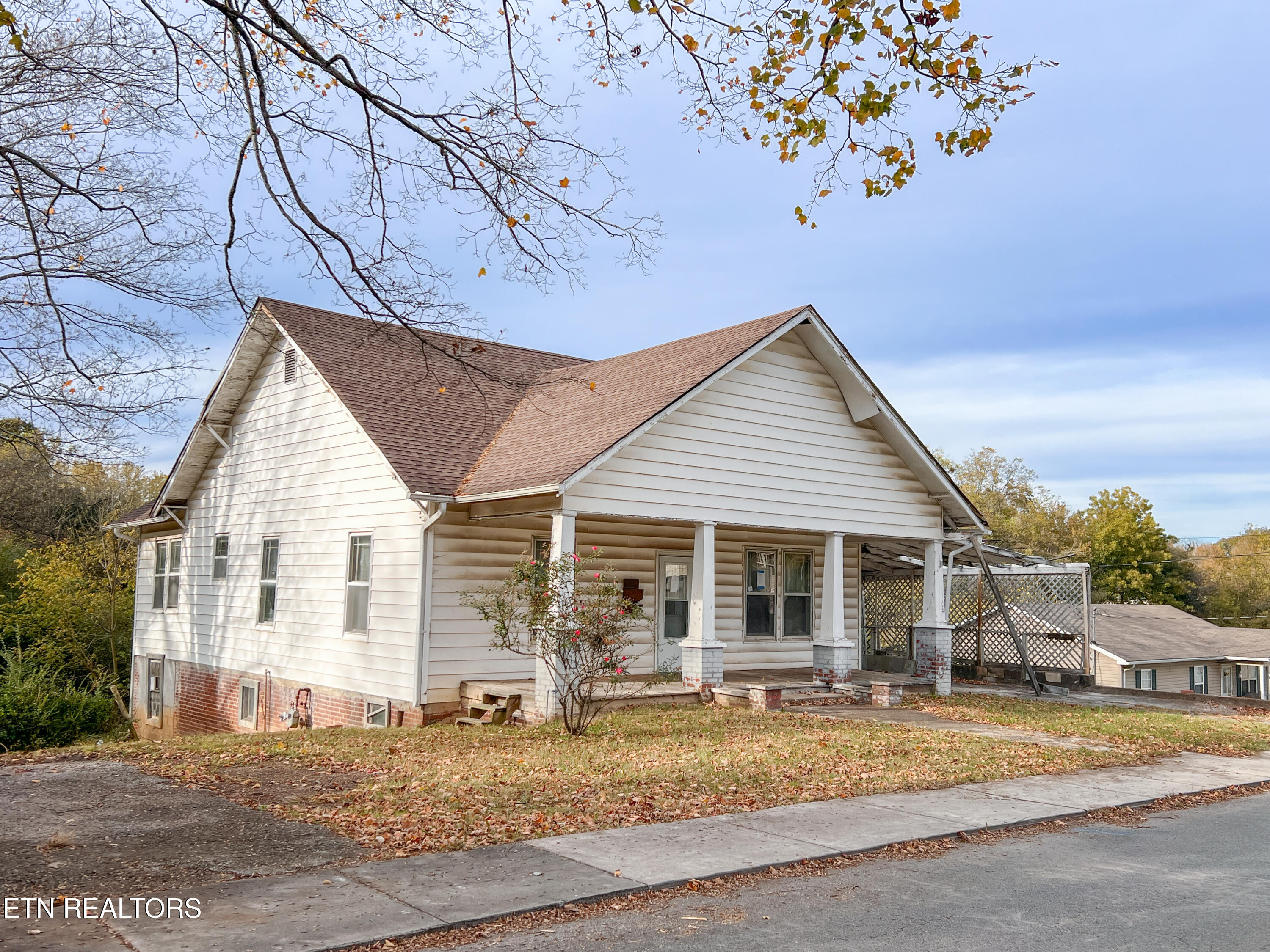 1202 Georgia Avenue Athens TN 37303