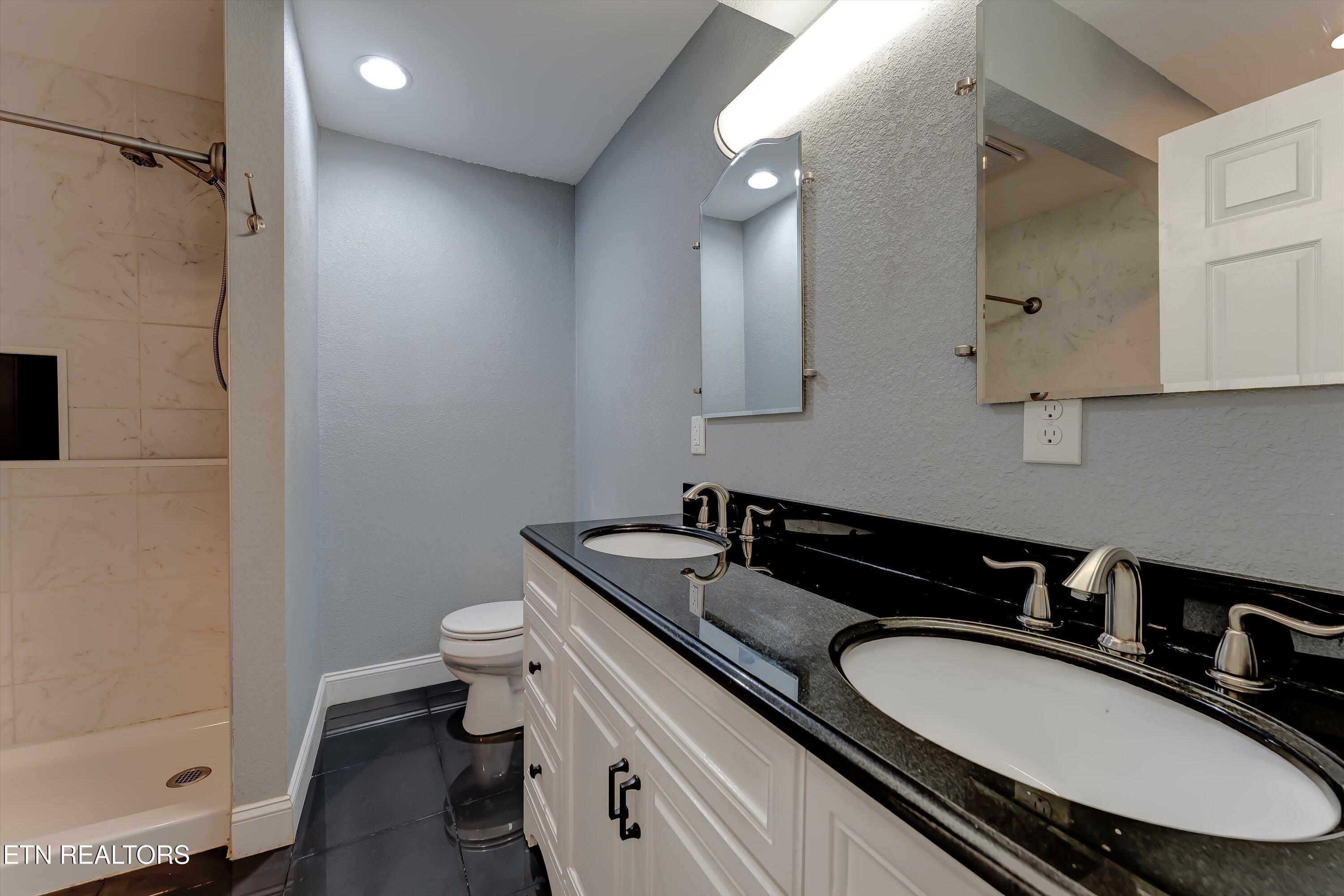 417 Bridge View Lane Knoxville TN 37914