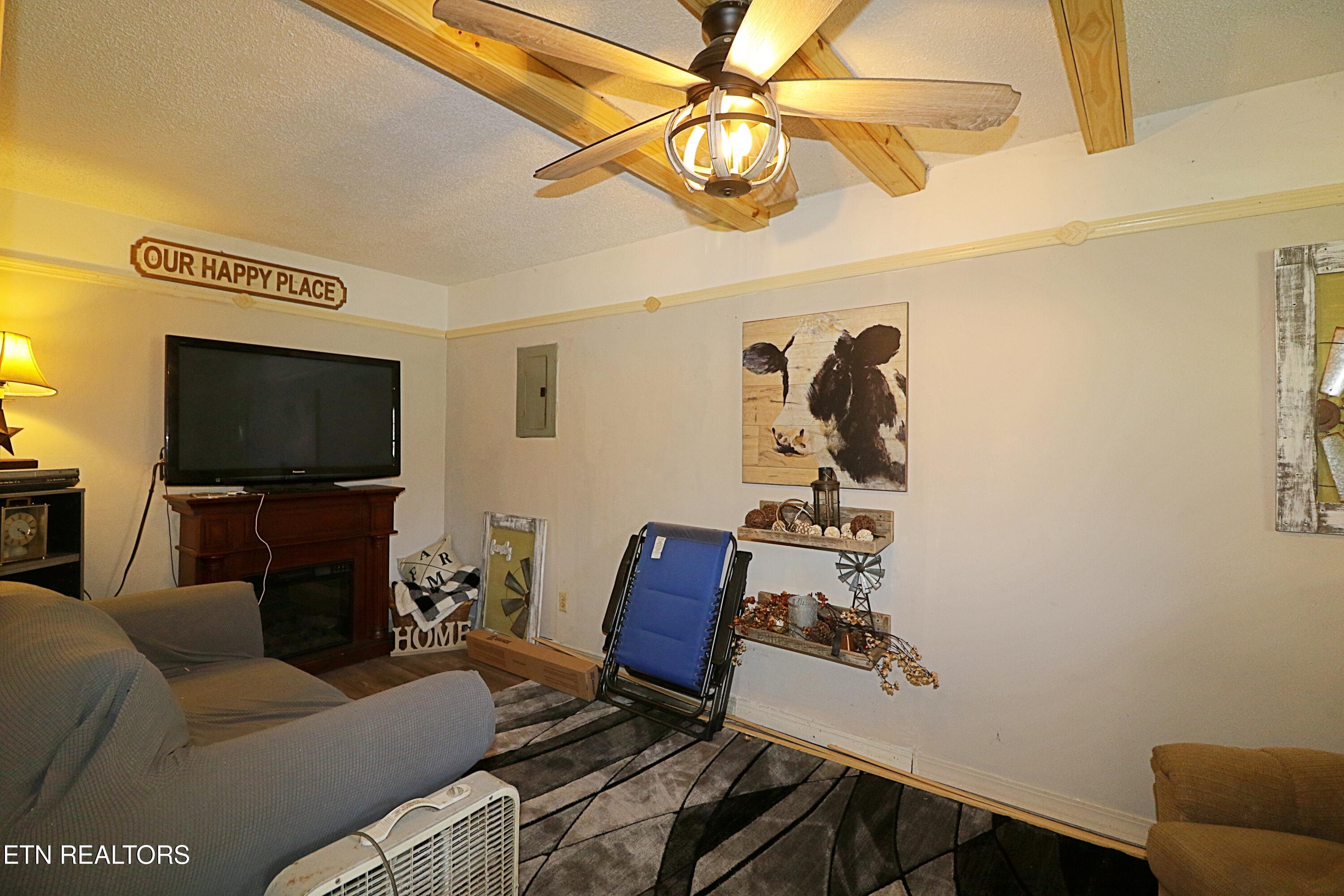 190 Stein Hollow Road Oneida TN 37841