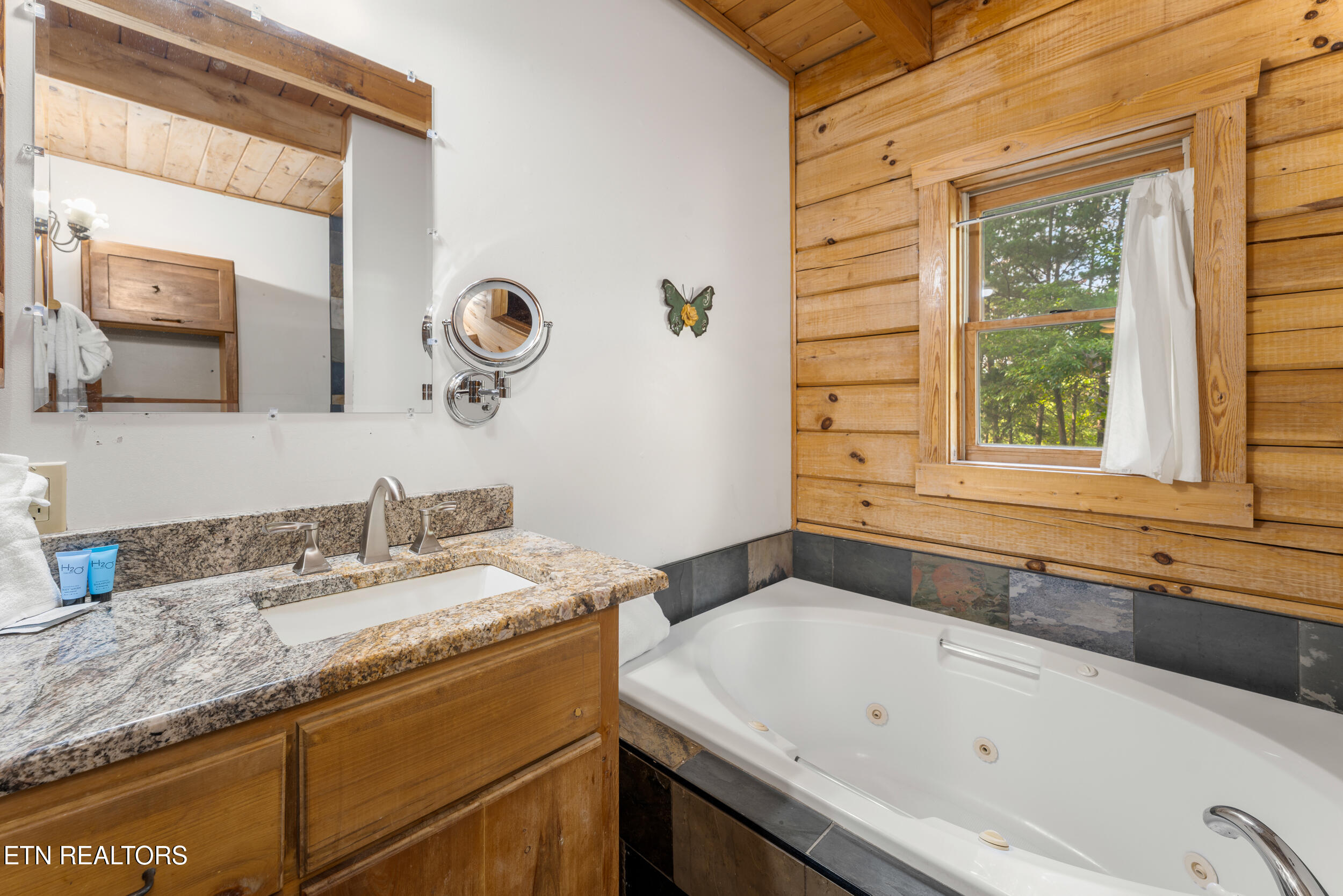 3831 Glenview Way Sevierville TN 37862