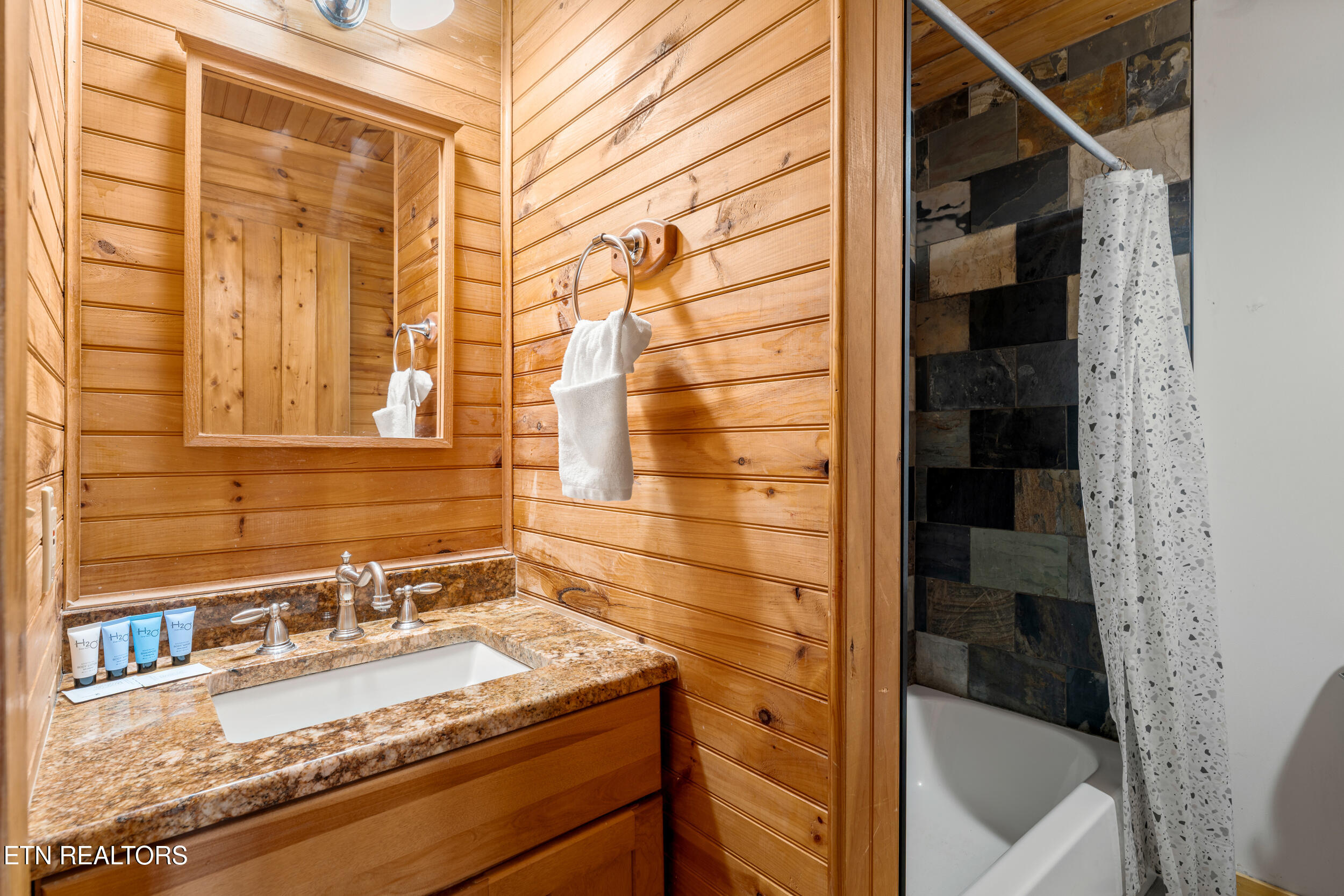 3831 Glenview Way Sevierville TN 37862