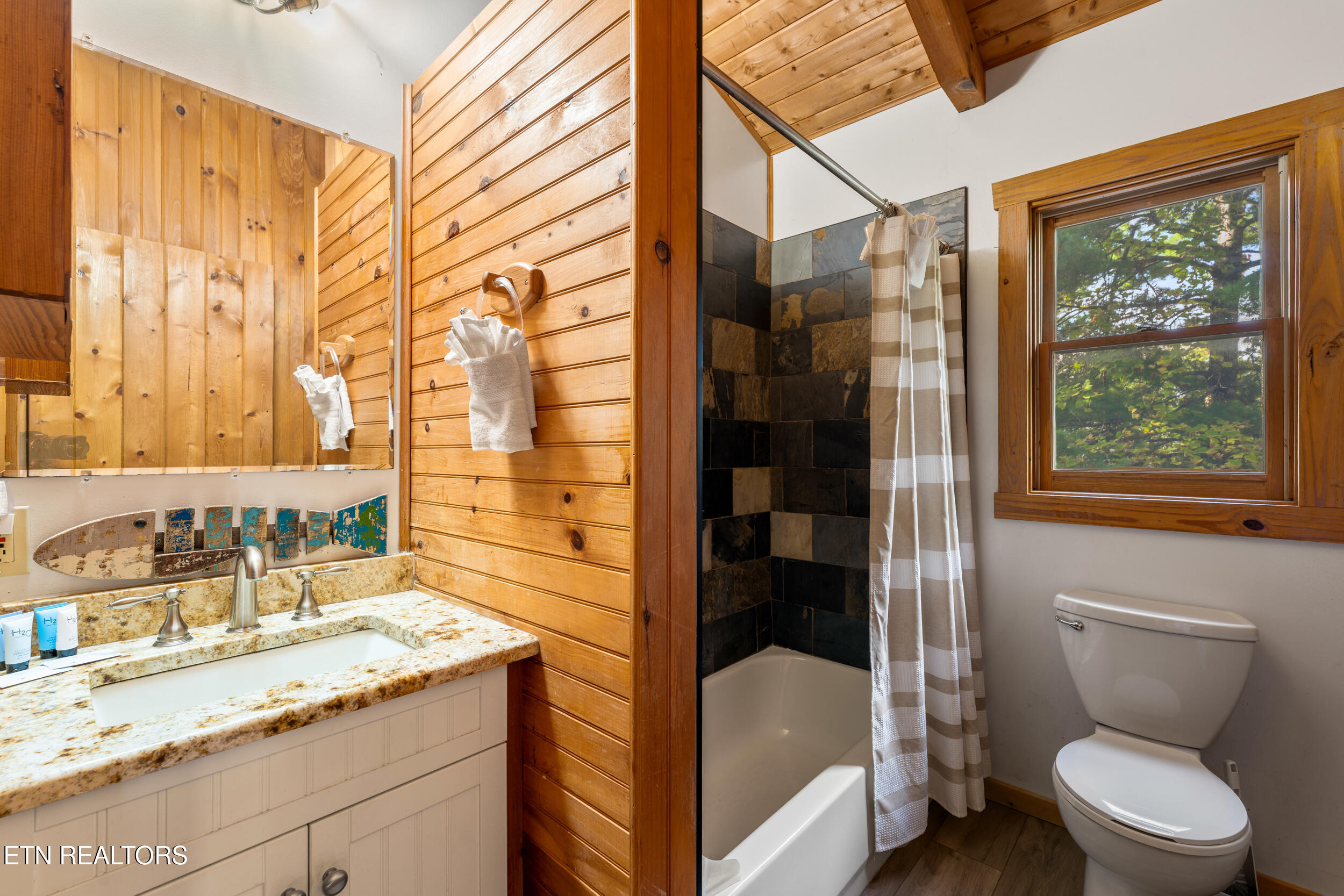 3831 Glenview Way Sevierville TN 37862