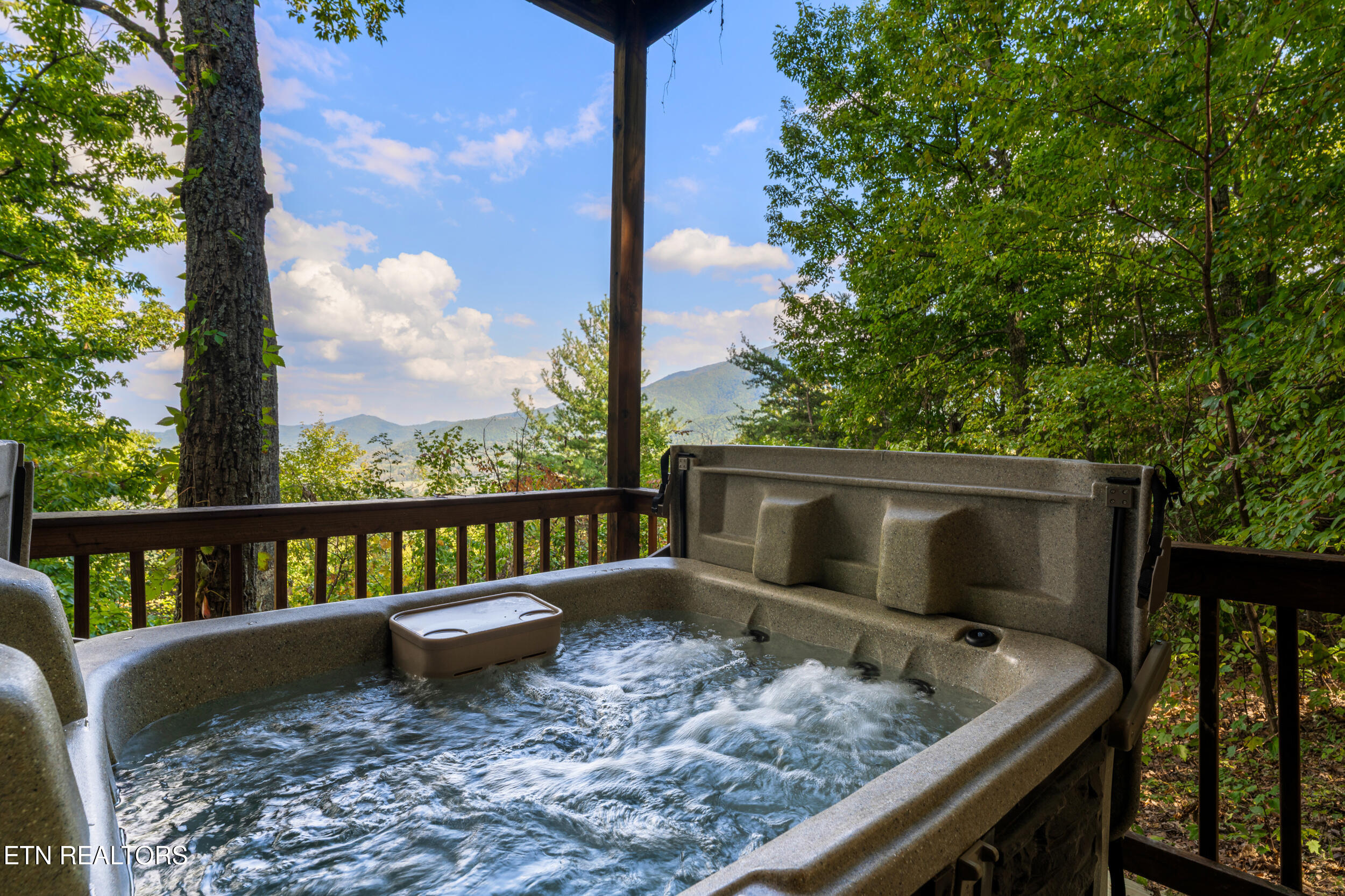 3831 Glenview Way Sevierville TN 37862