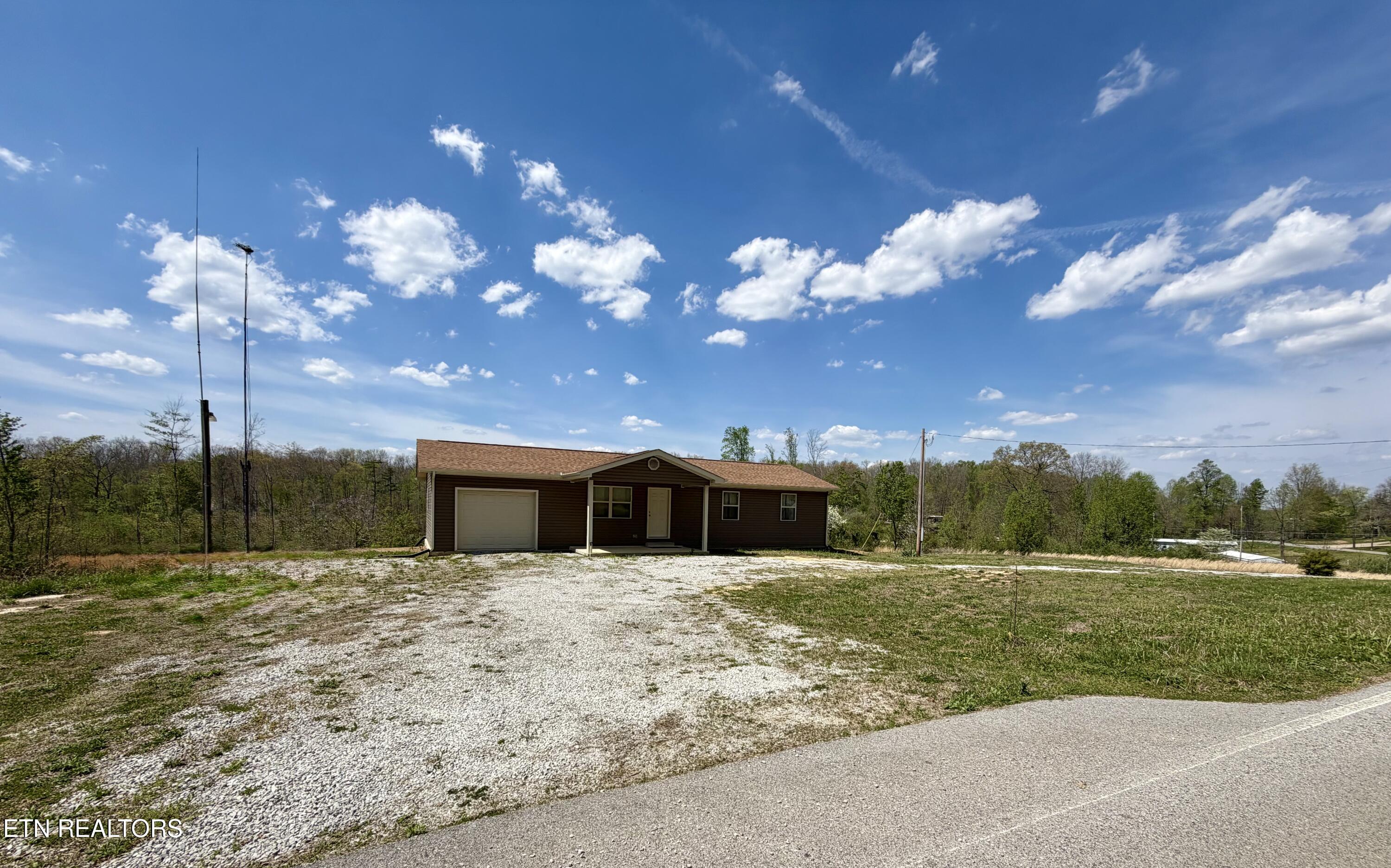 2557 Huntsville Hill Road Helenwood TN 37755