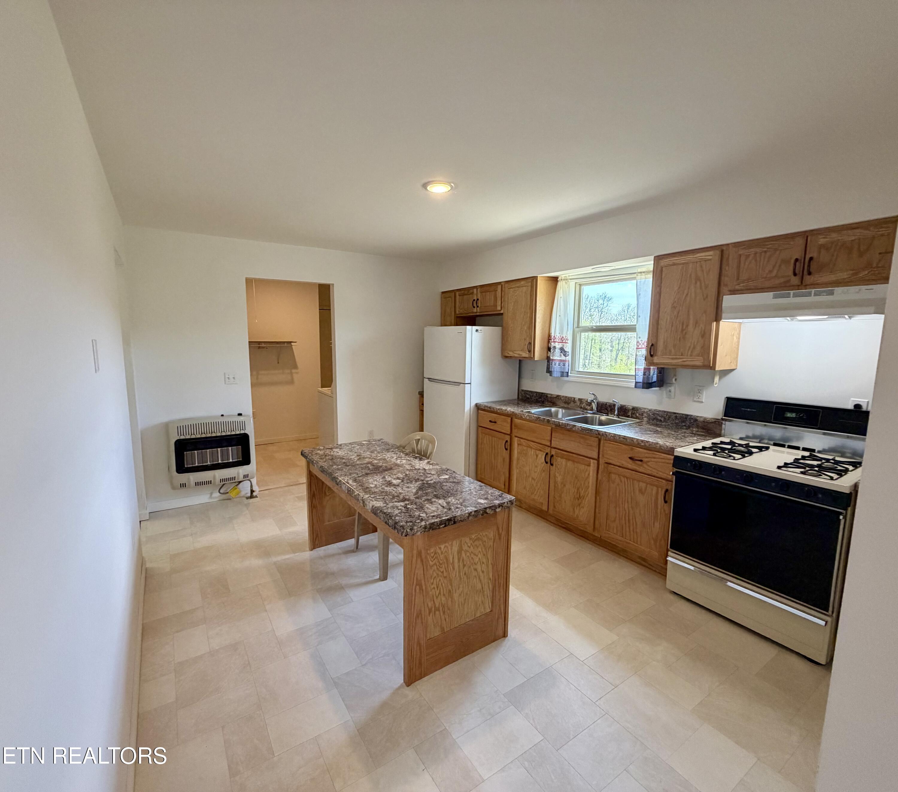 2557 Huntsville Hill Road Helenwood TN 37755