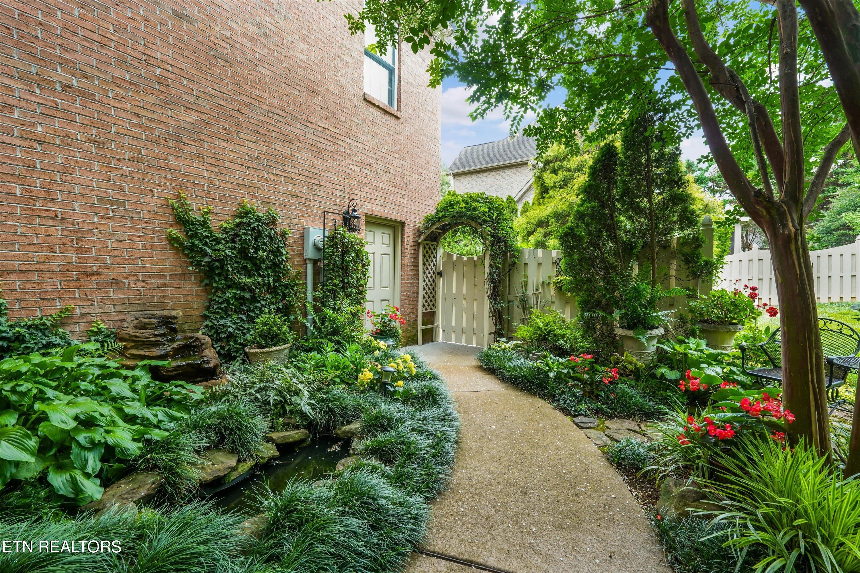 1809 Highlands Cove Lane Knoxville TN 37922