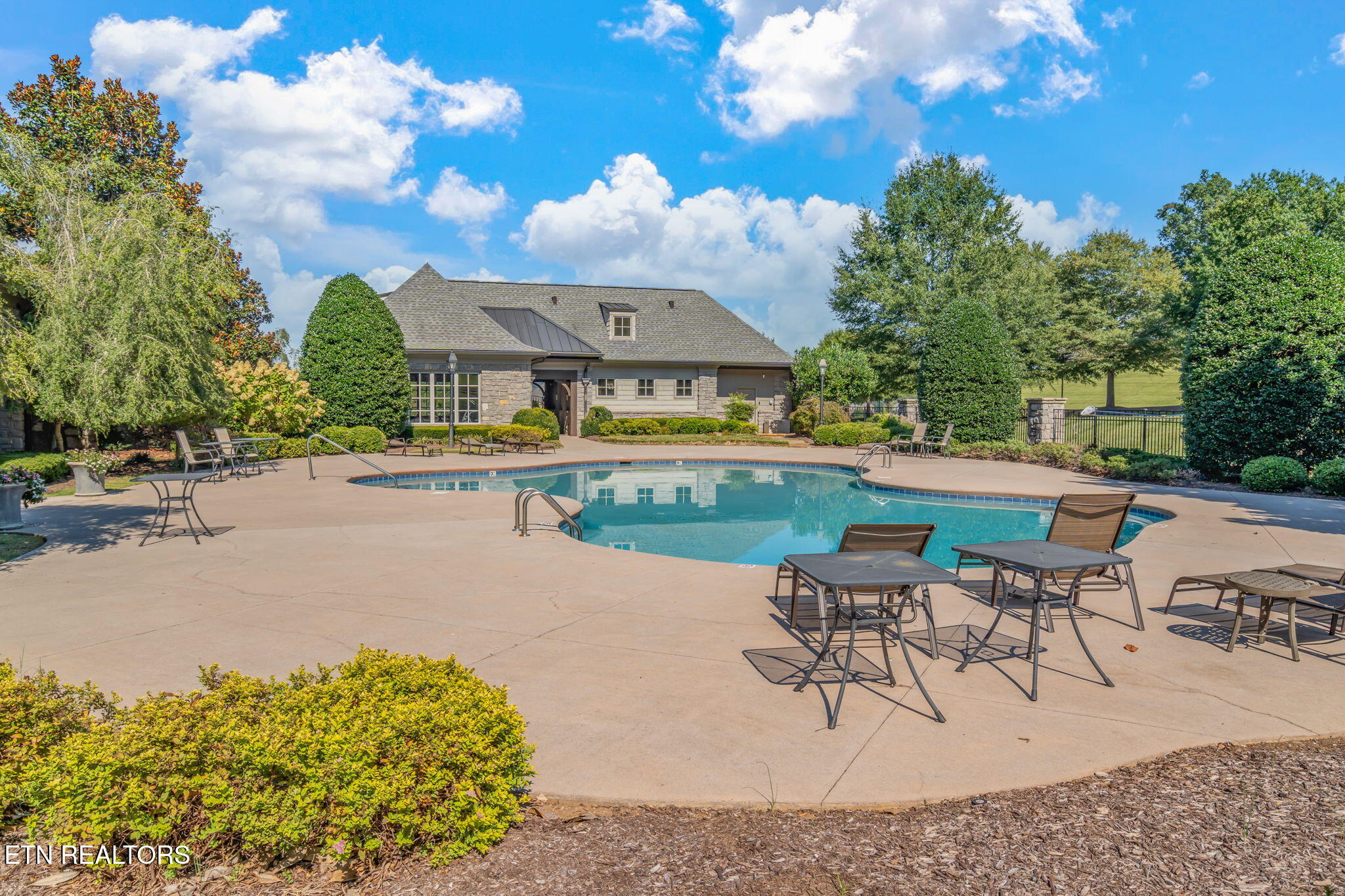 3619 Lashbrooke Way Louisville TN 37777