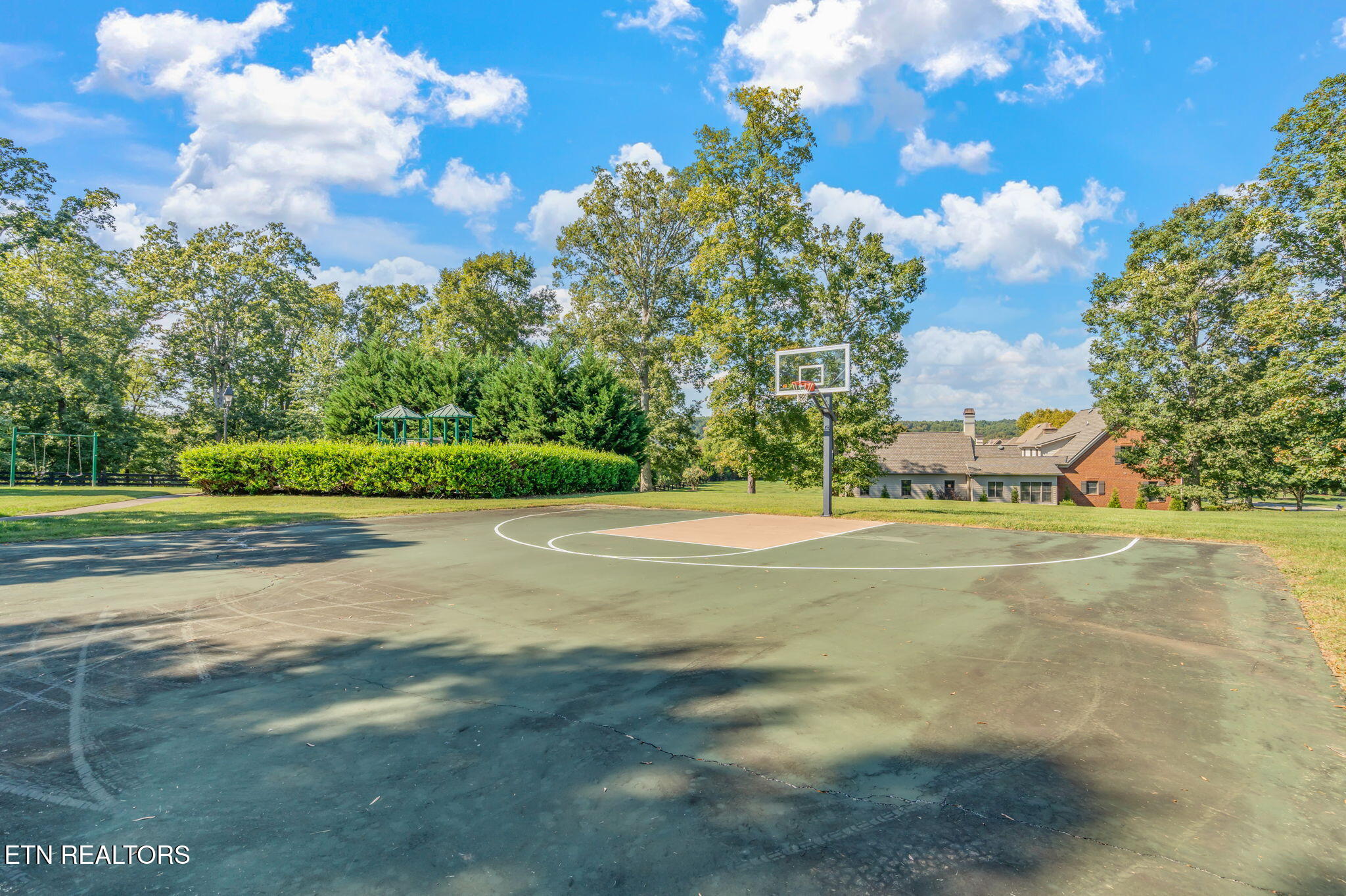 3619 Lashbrooke Way Louisville TN 37777